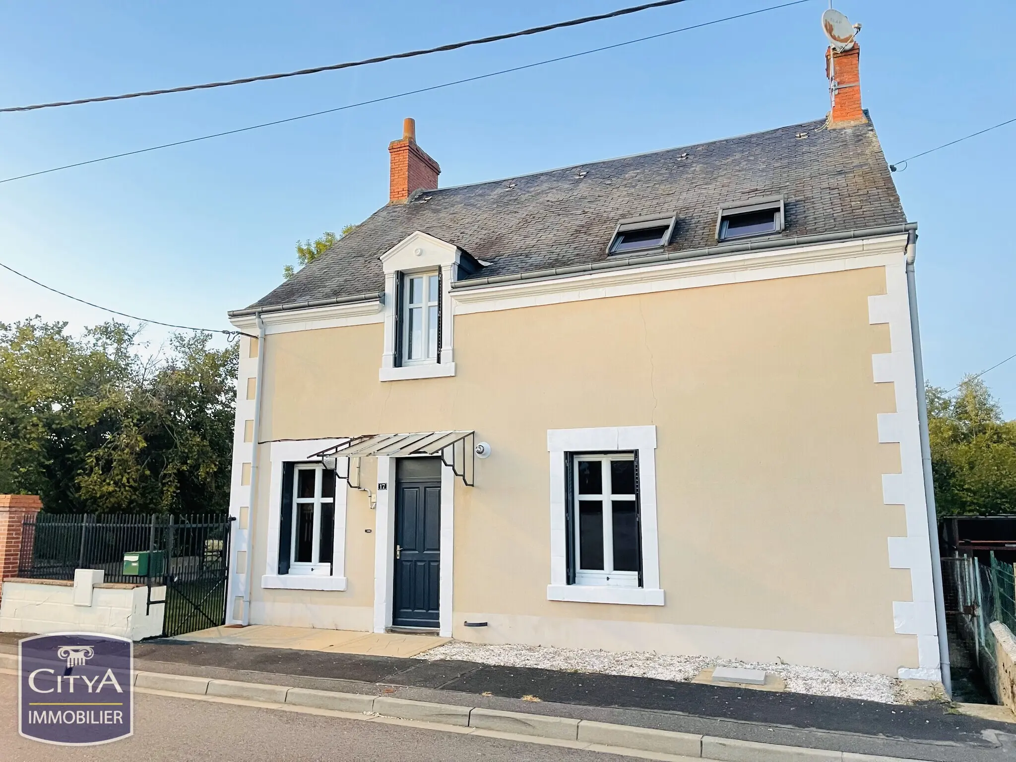 Photo 1 Maison 3 pièces 140m²