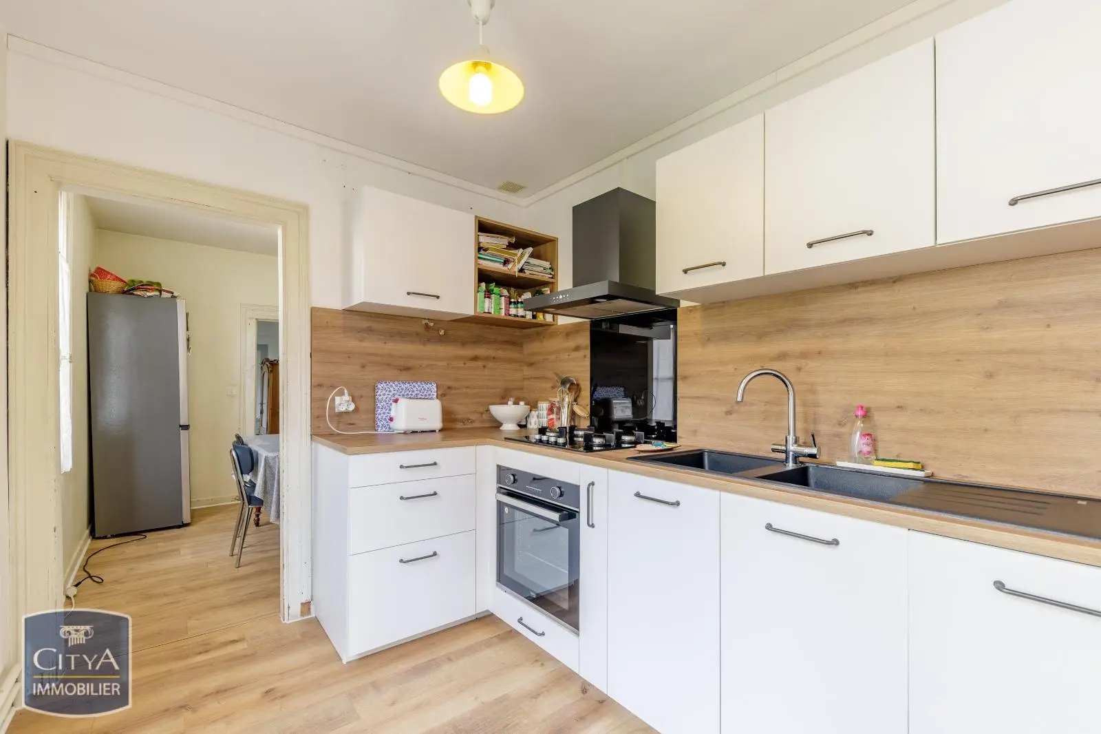 Photo 3 Maison 10 pièces 330m²