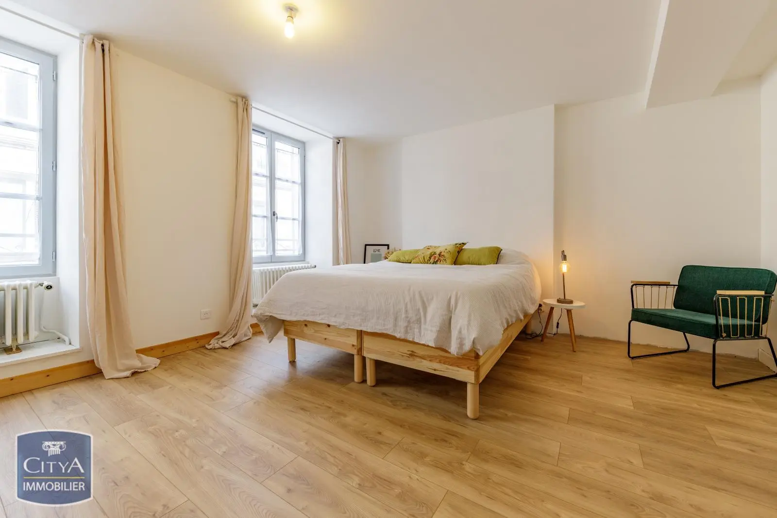 Photo 9 Maison 10 pièces 330m²