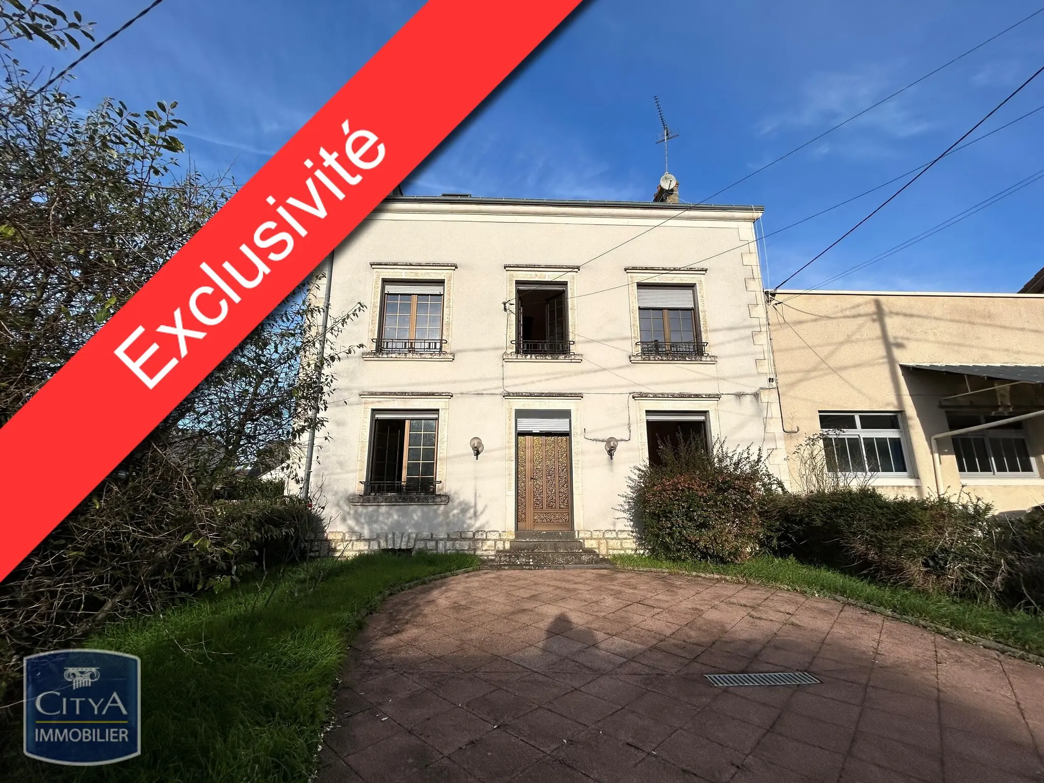 Photo 1 Maison 8 pièces 230m²