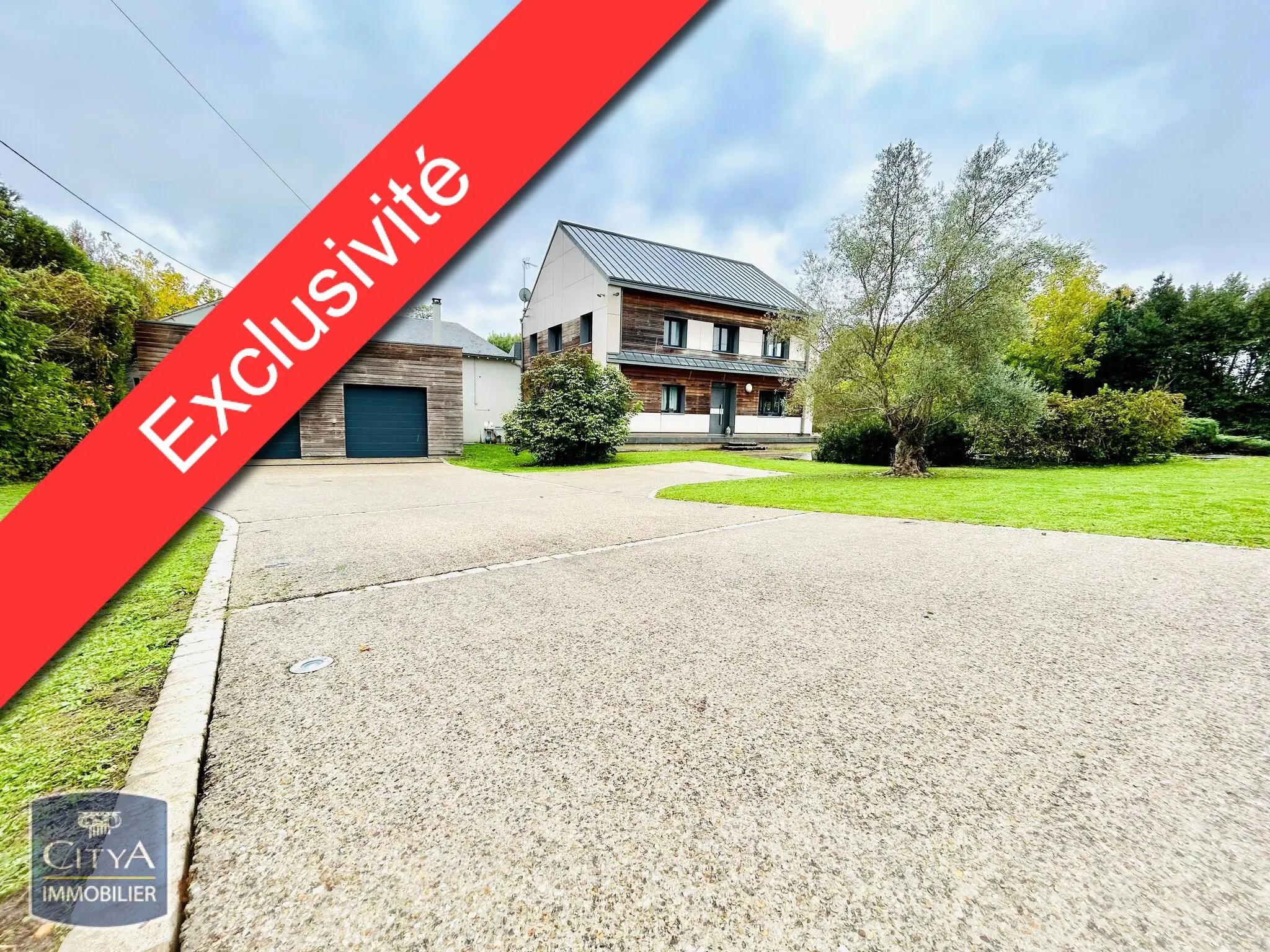 Photo 1 Maison 13 pièces 393m²