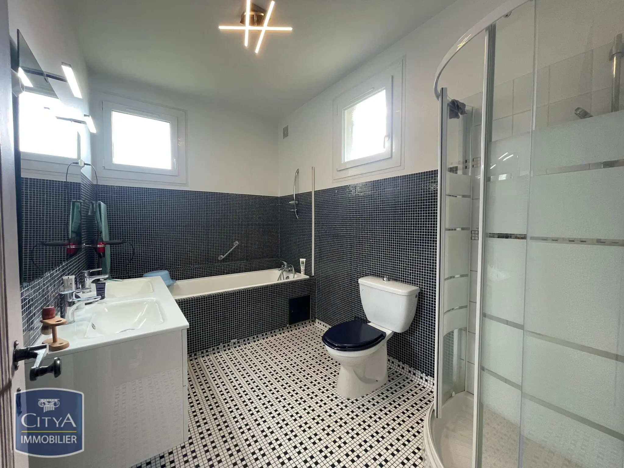 Photo 11 Maison 8 pièces 190m²