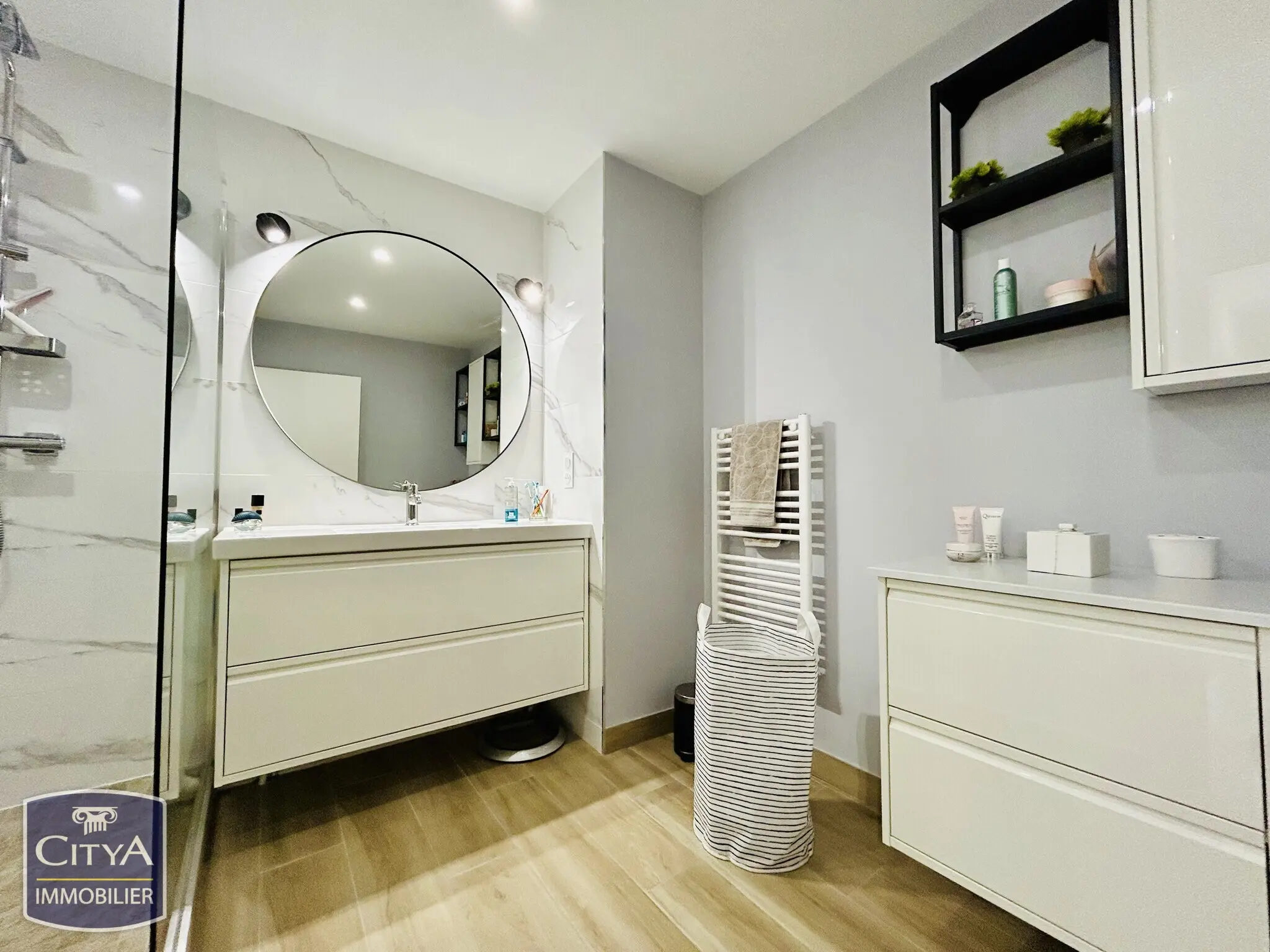 Photo 15 Appartement 4 pièces 99.9m²