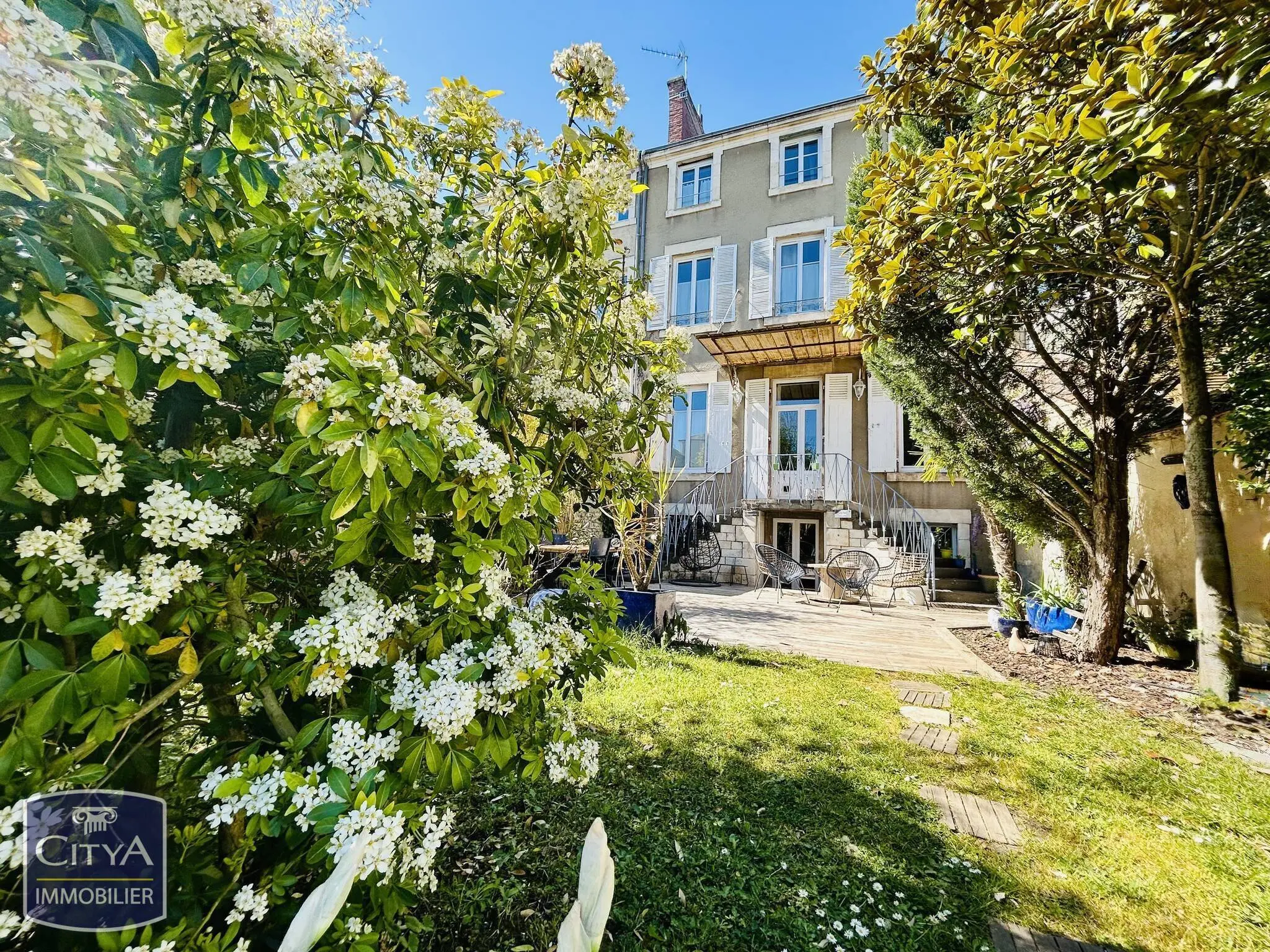 Photo 1 Maison 9 pièces 190m²