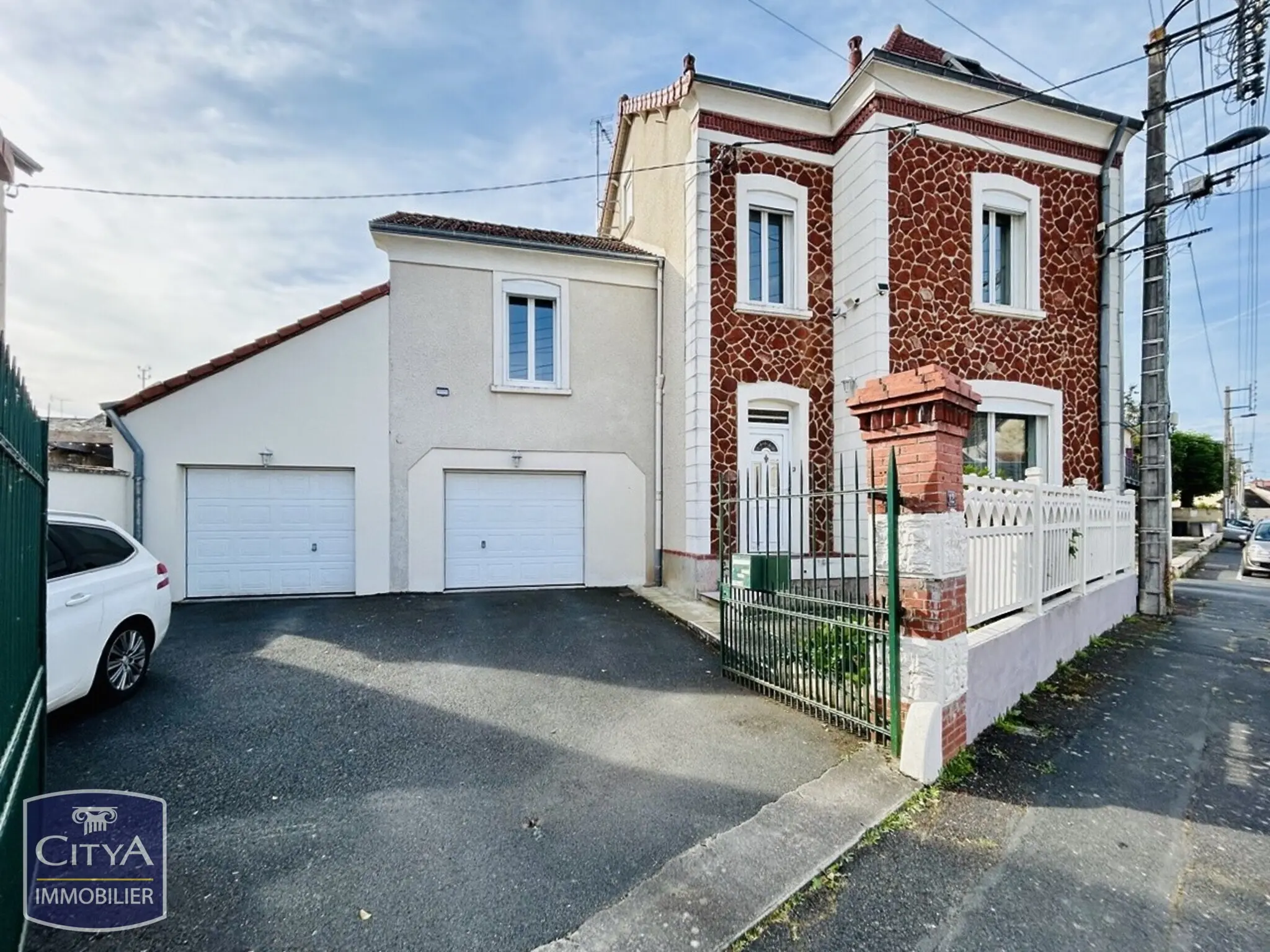 Photo 2 Maison 11 pièces 200m²