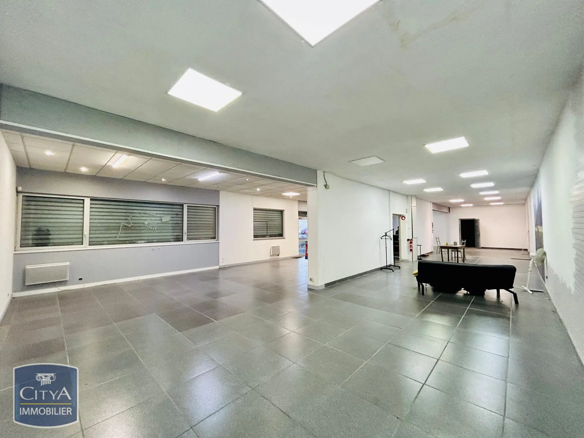 Photo 4 Local Commercial 1700m²