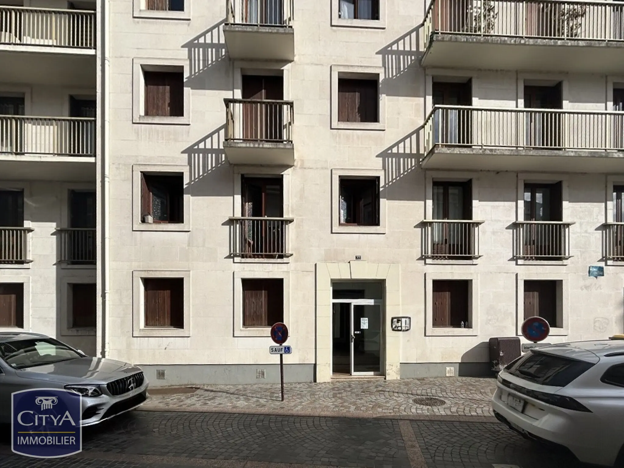 Photo 1 Appartement 1 pièce 33m²