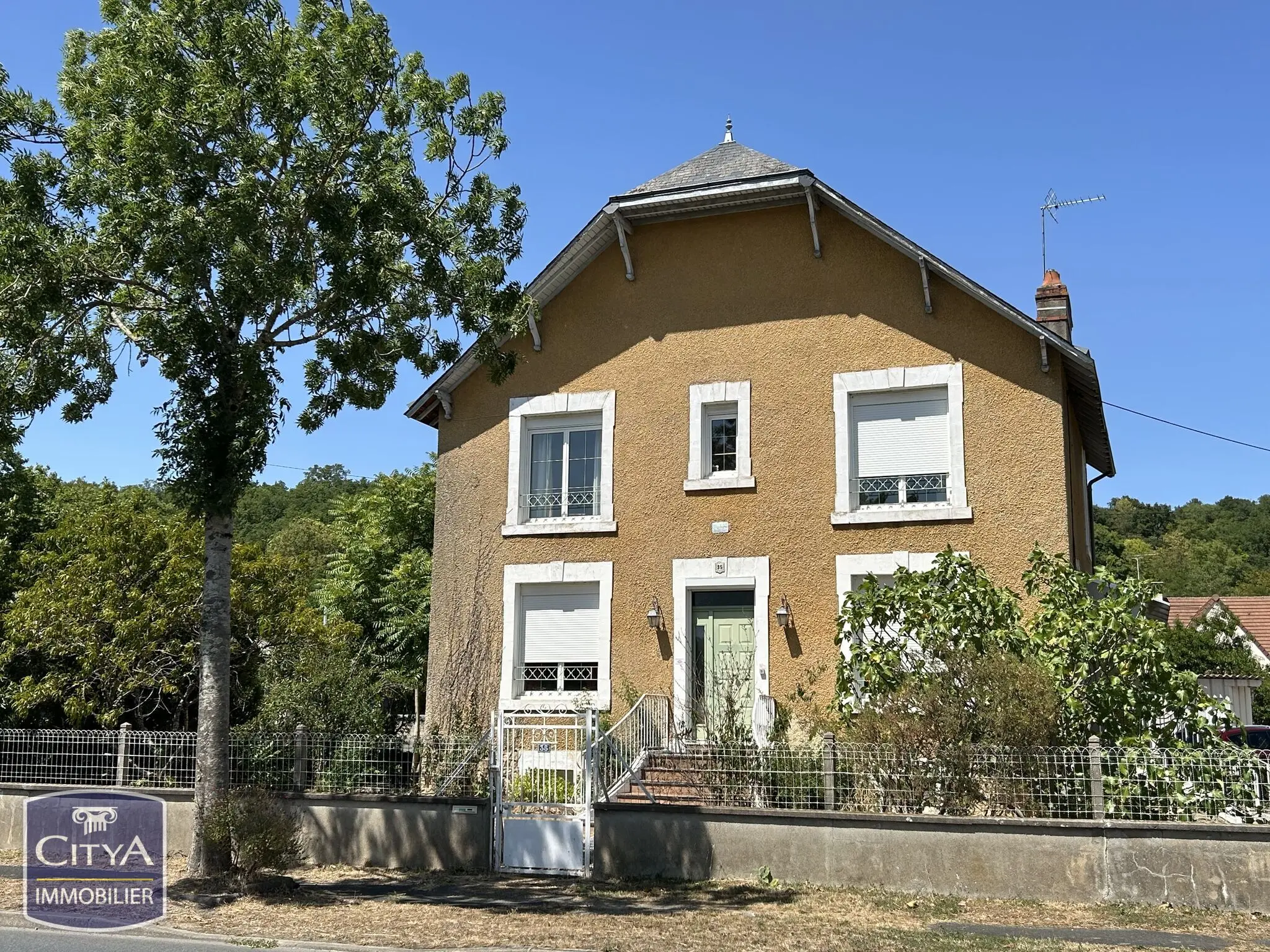 Photo 1 Maison 5 pièces 185m²
