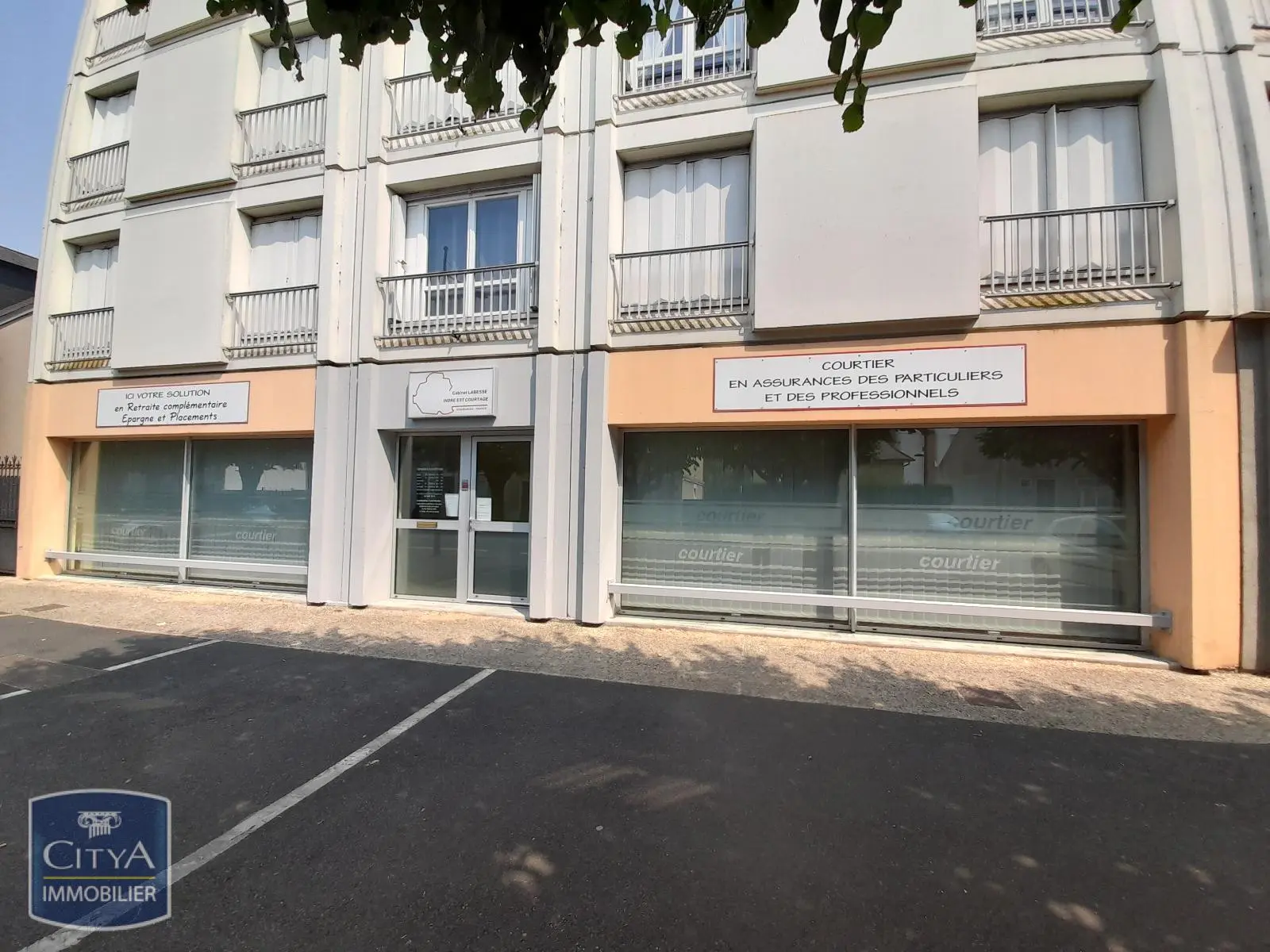 Photo Local Professionnel 5 pièces 93m²