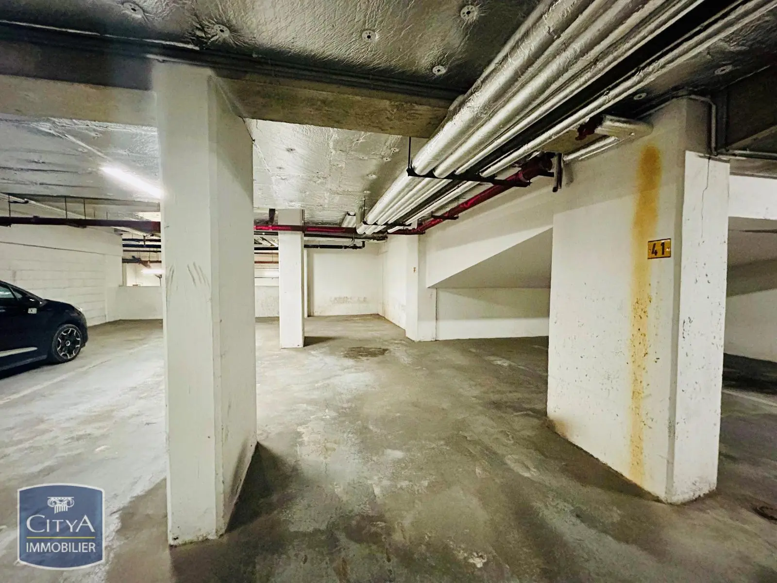 Photo 3 Parking