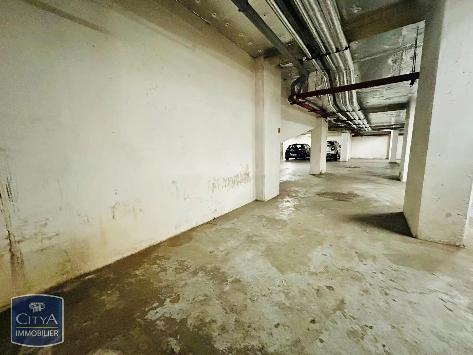 Photo 4 Parking