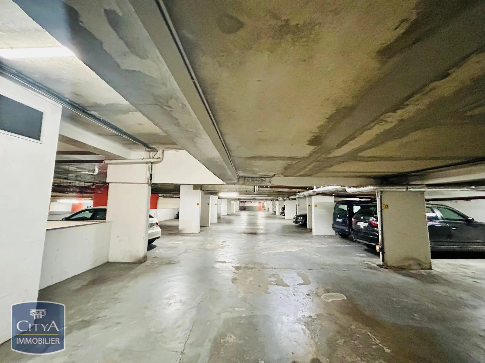 Photo 2 Parking