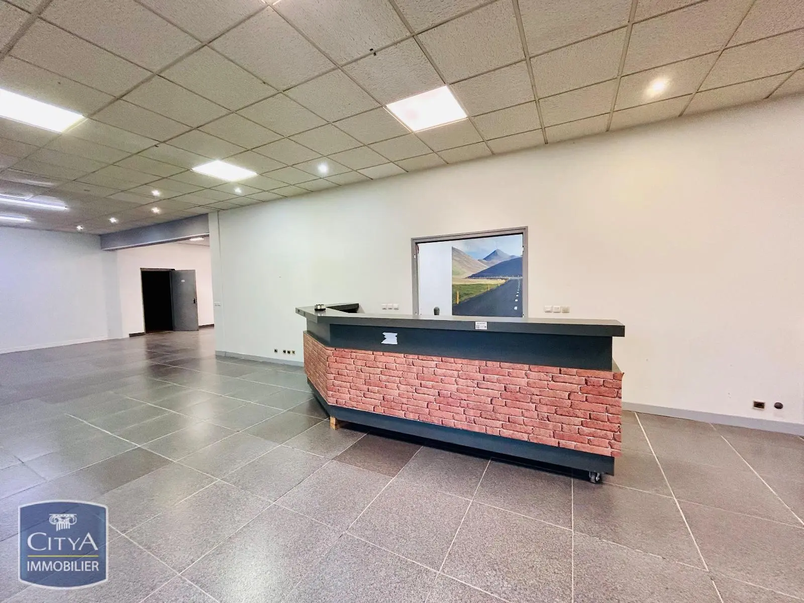 Photo 2 Local Commercial 1700m²