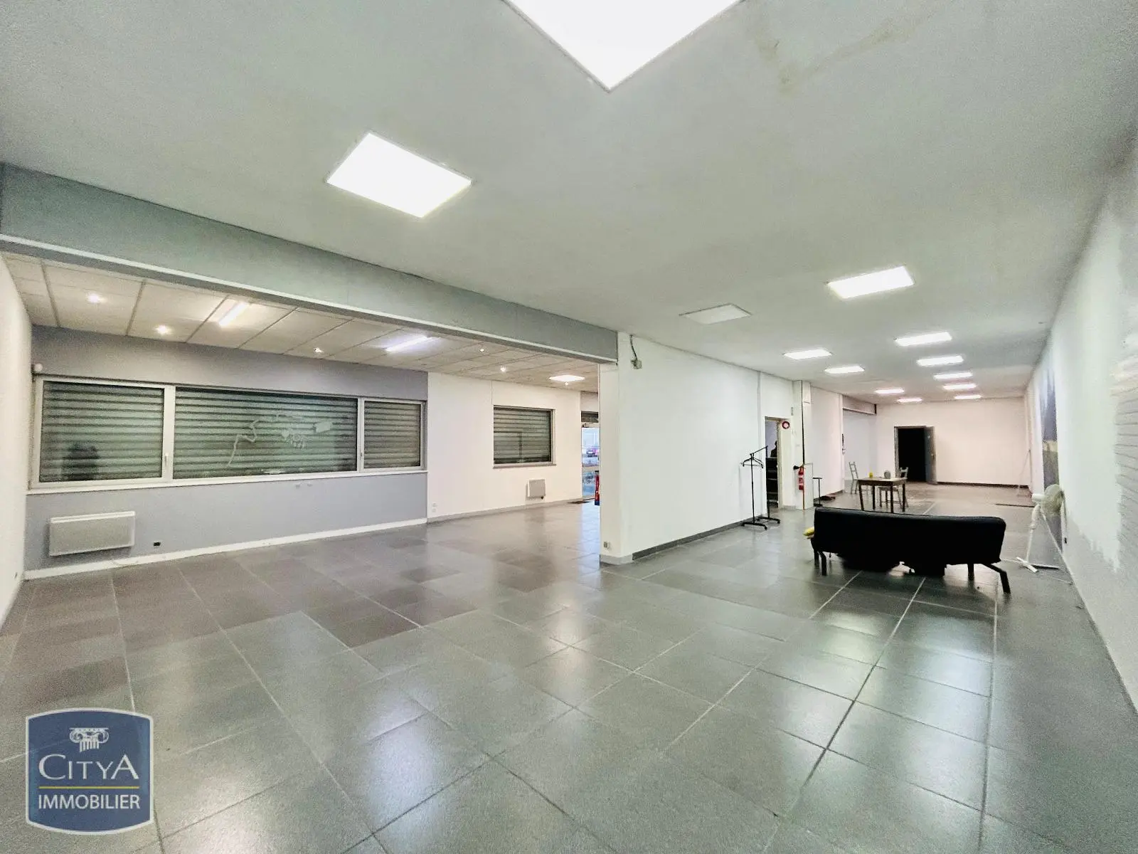 Photo 4 Local Commercial 1700m²