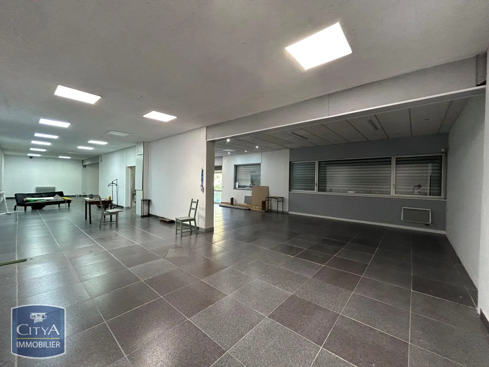 Photo 3 Local Commercial 1700m²