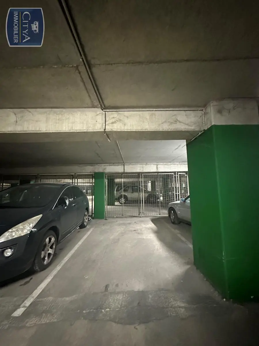 Photo 2 Parking