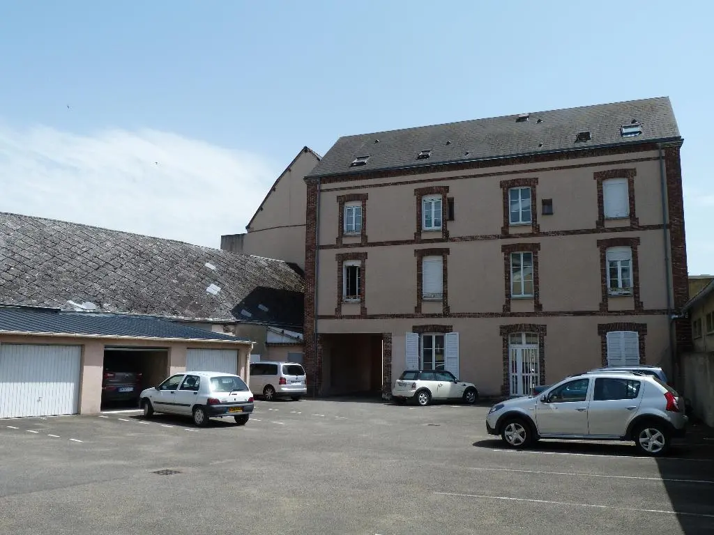 Photo 1 Parking