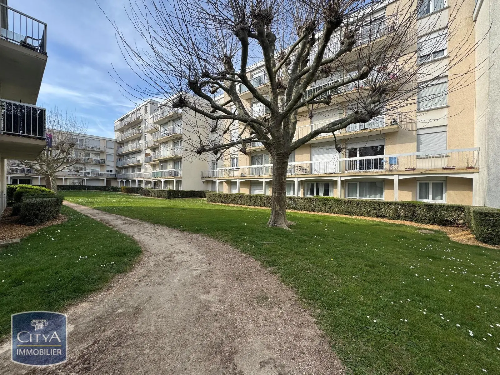 Photo 1 Appartement 1 pièce 19.88m²