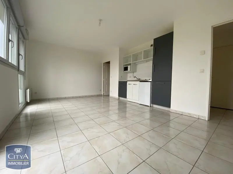 Photo 2 Appartement 1 pièce 31.18m²