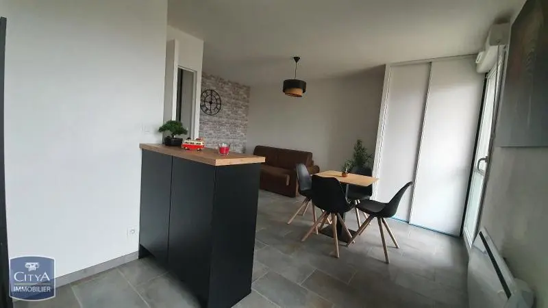 Photo 2 Appartement 1 pièce 24.56m²