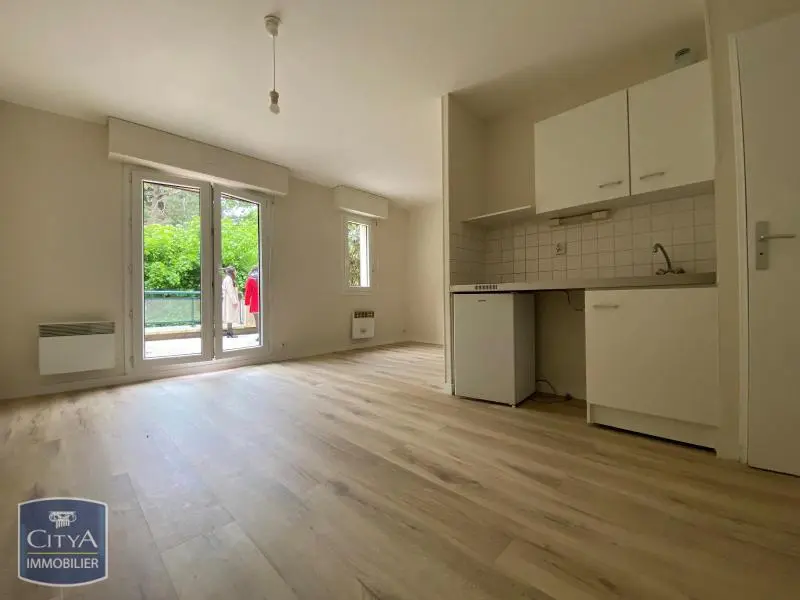 Photo 3 Appartement 1 pièce 24.77m²