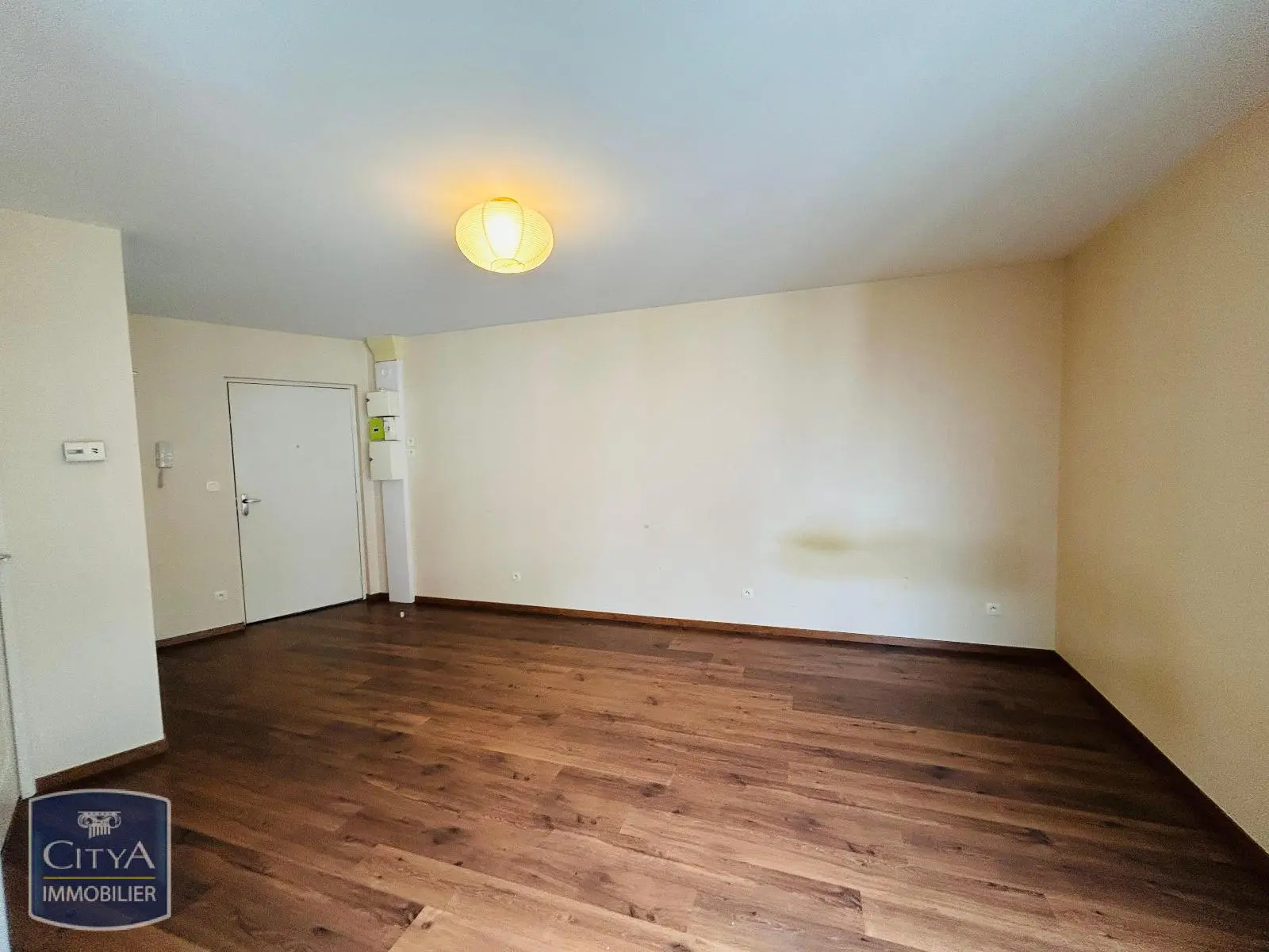 Photo 2 Appartement 1 pièce 32.17m²