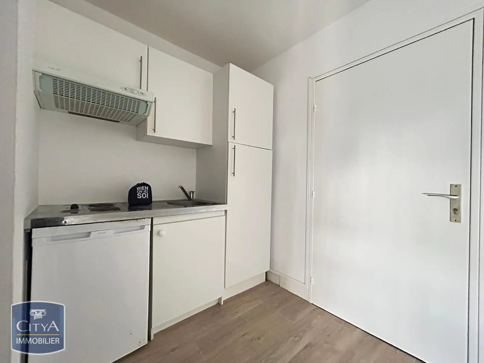 Photo 2 Appartement 1 pièce 12.72m²