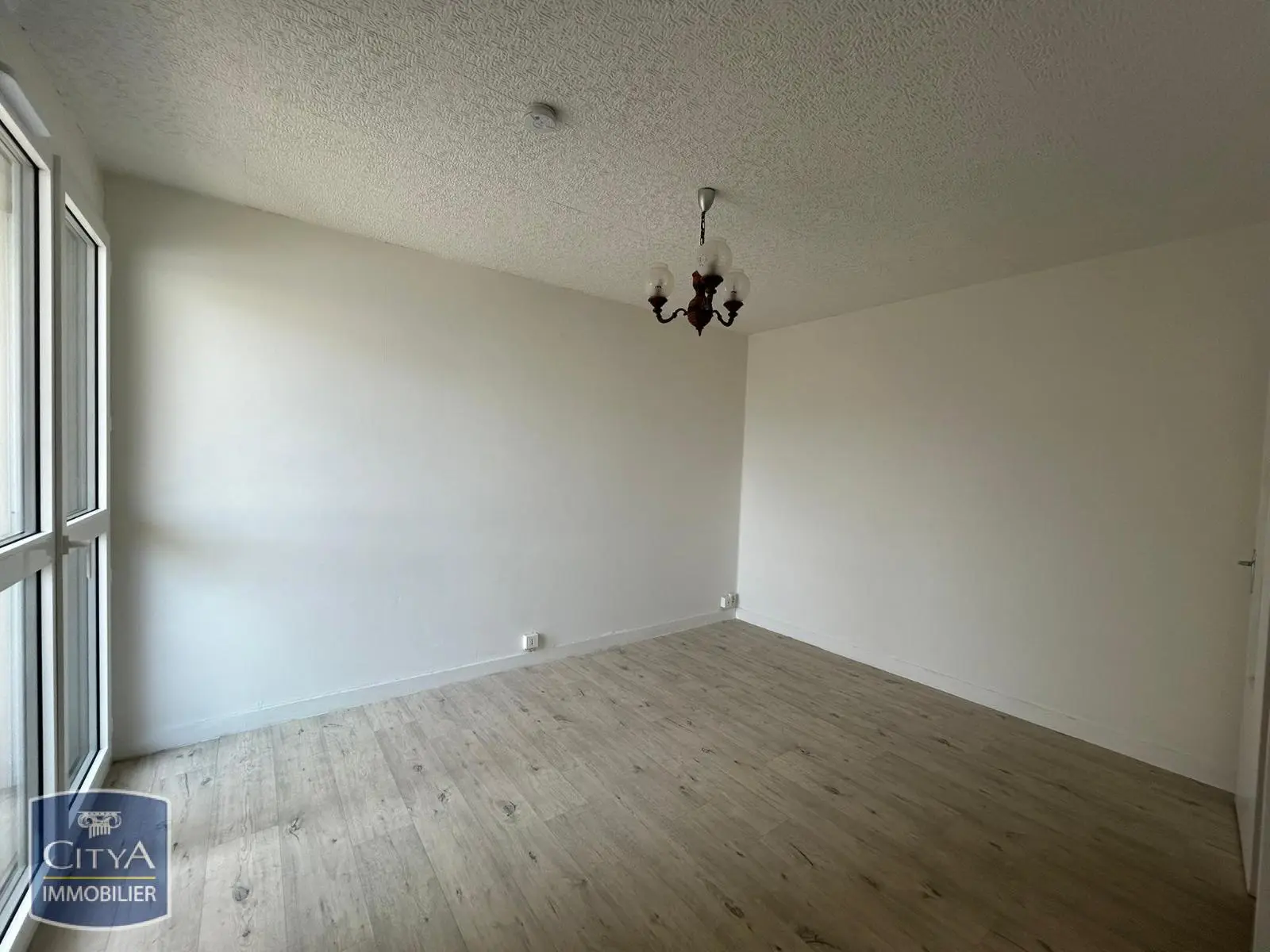 Photo 1 Appartement 1 pièce 23.53m²