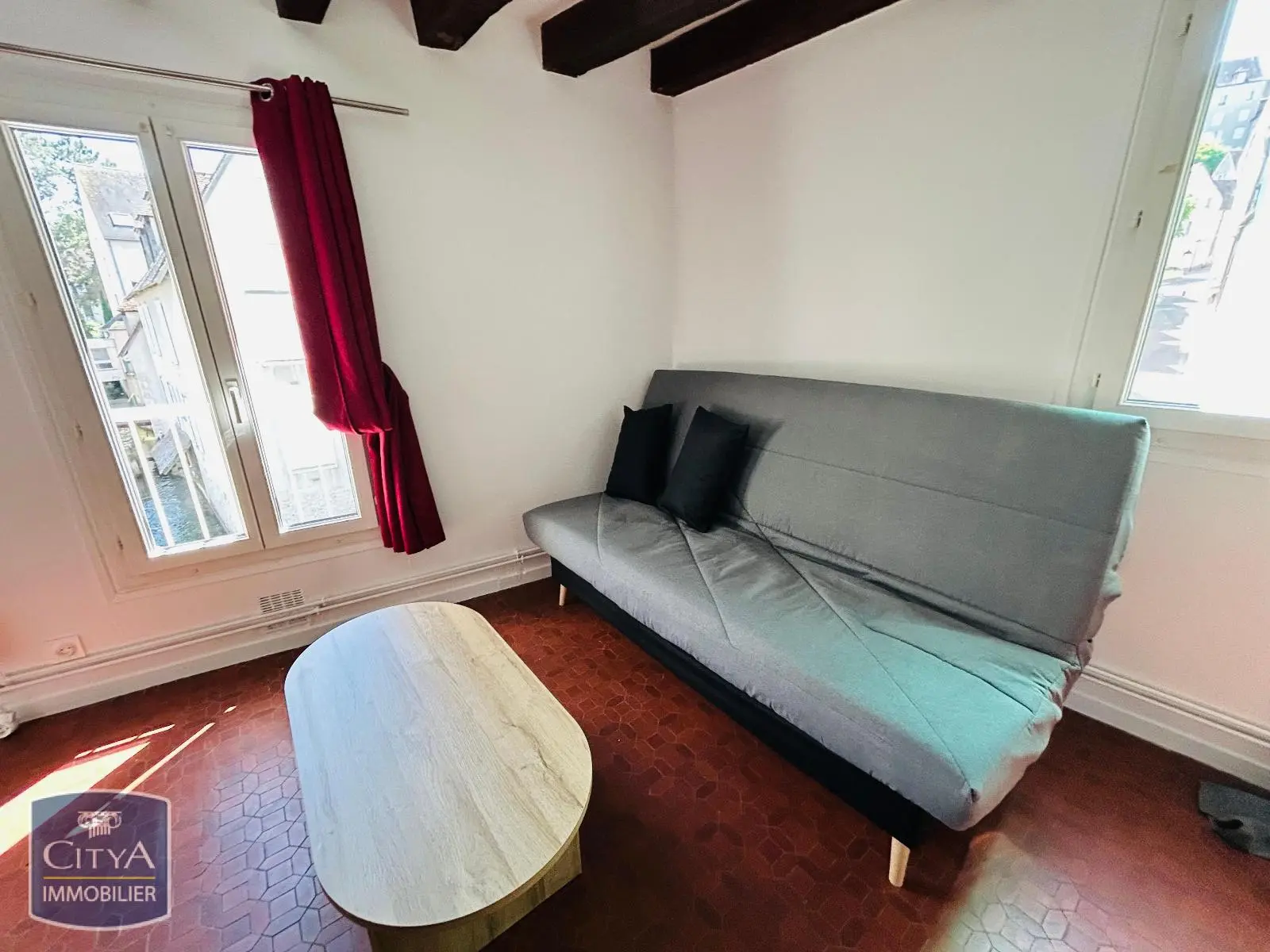 Photo 1 Appartement 1 pièce 23.84m²