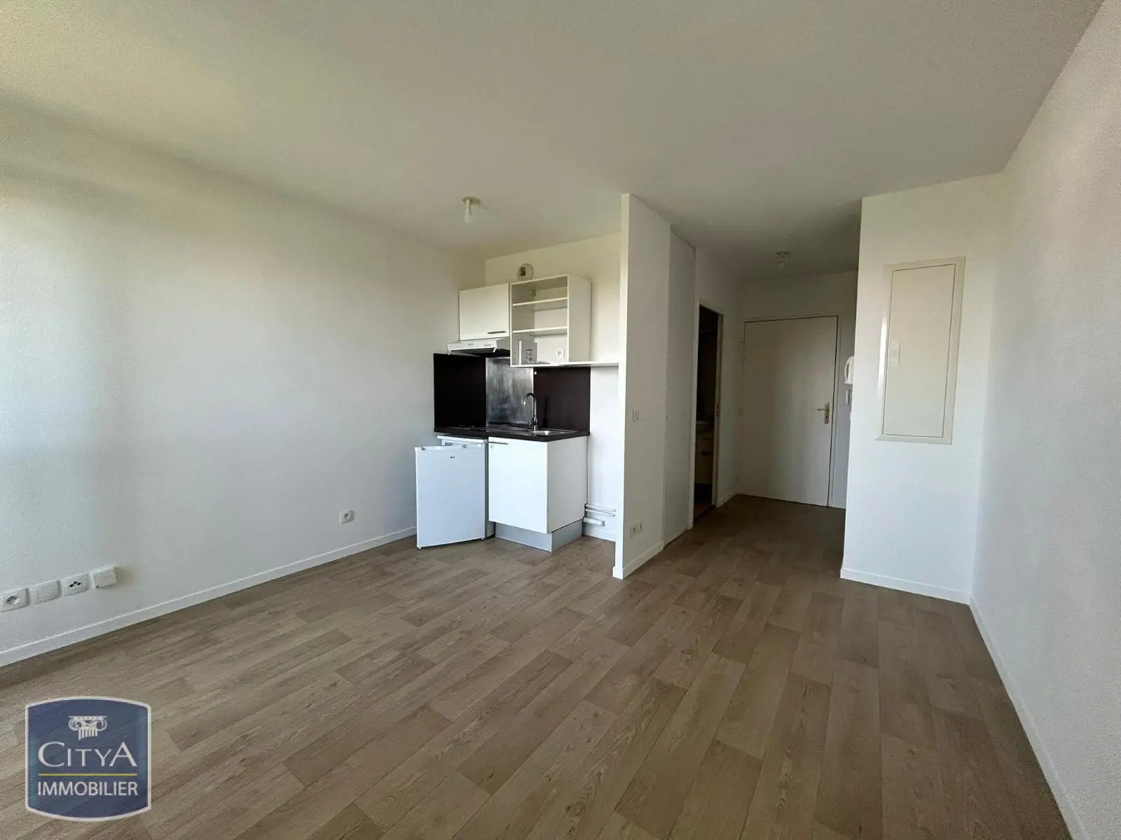 Photo 1 Appartement 1 pièce 24.03m²