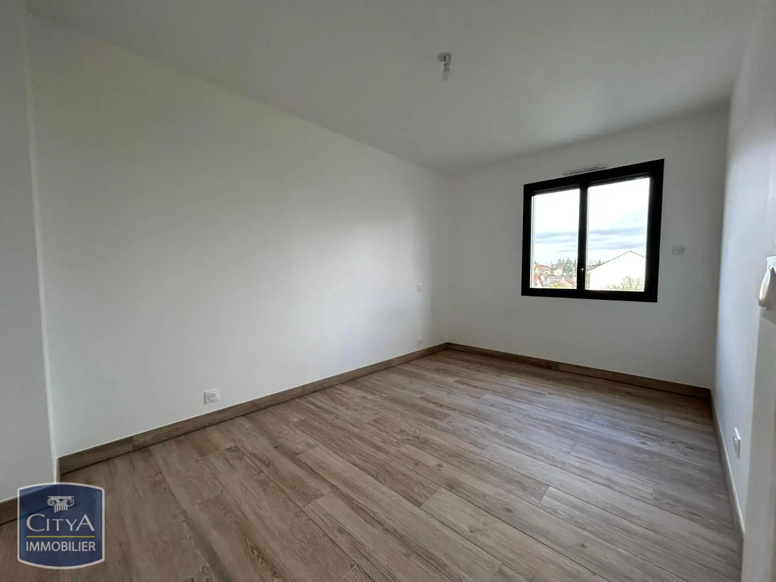 Photo 8 pour Maison 5 pièces 117m² Photo 8 Maison 5 pièces 117m²