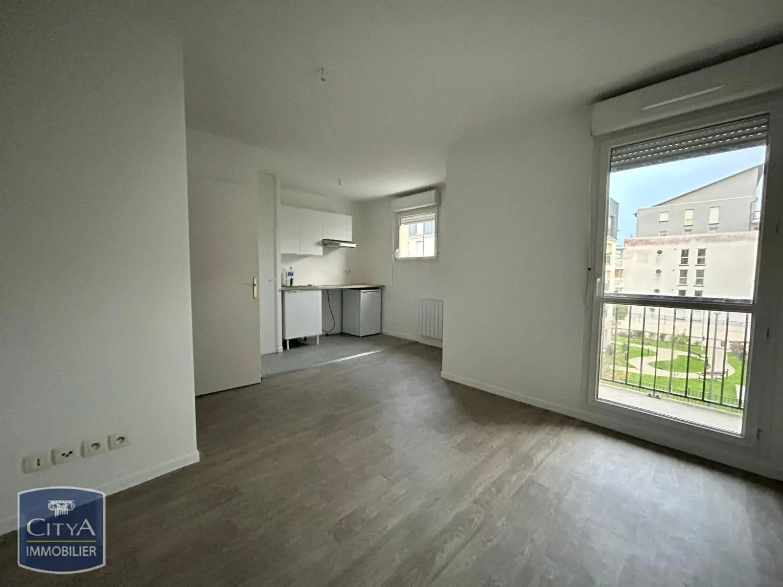 Photo 1 Appartement 1 pièce 23.3m²