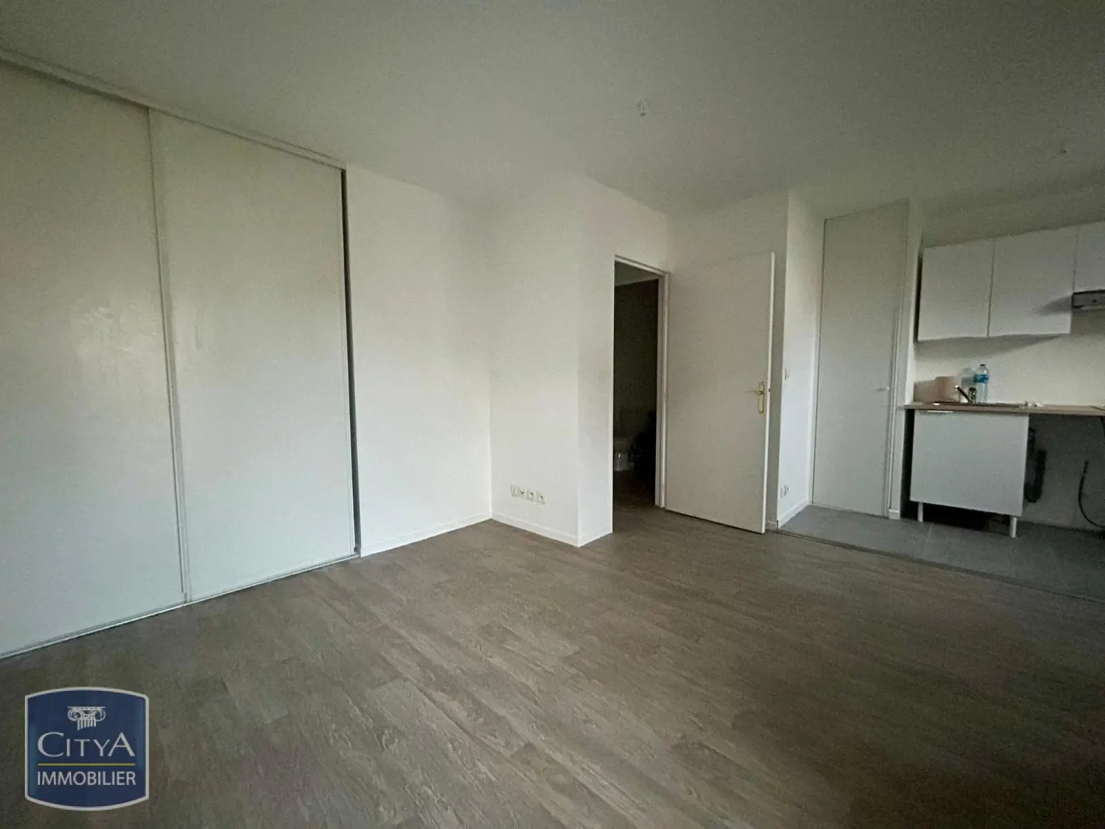 Photo 2 Appartement 1 pièce 23.3m²