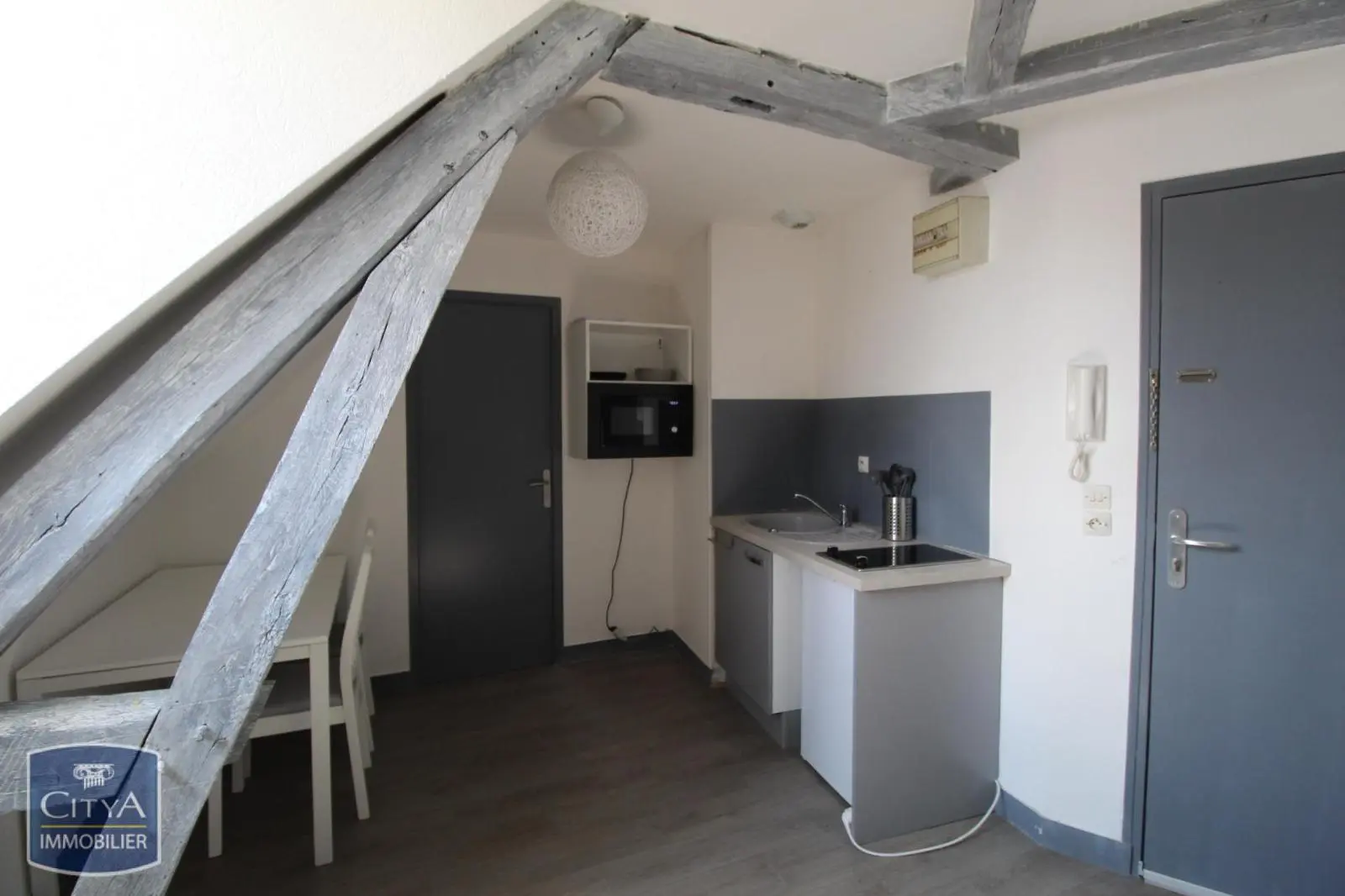 Photo 2 Appartement 1 pièce 16.35m²