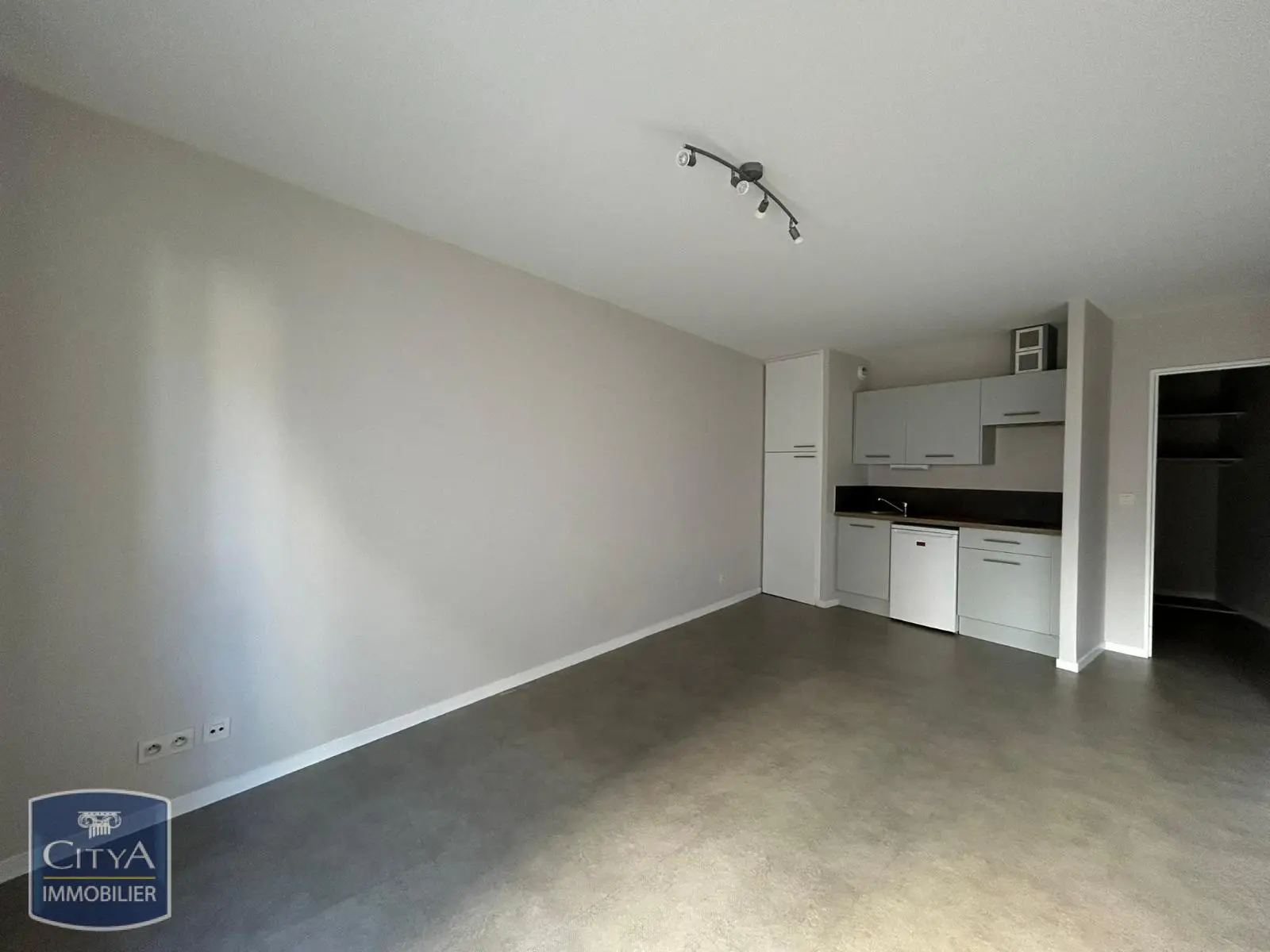 Photo 1 Appartement 1 pièce 32.47m²