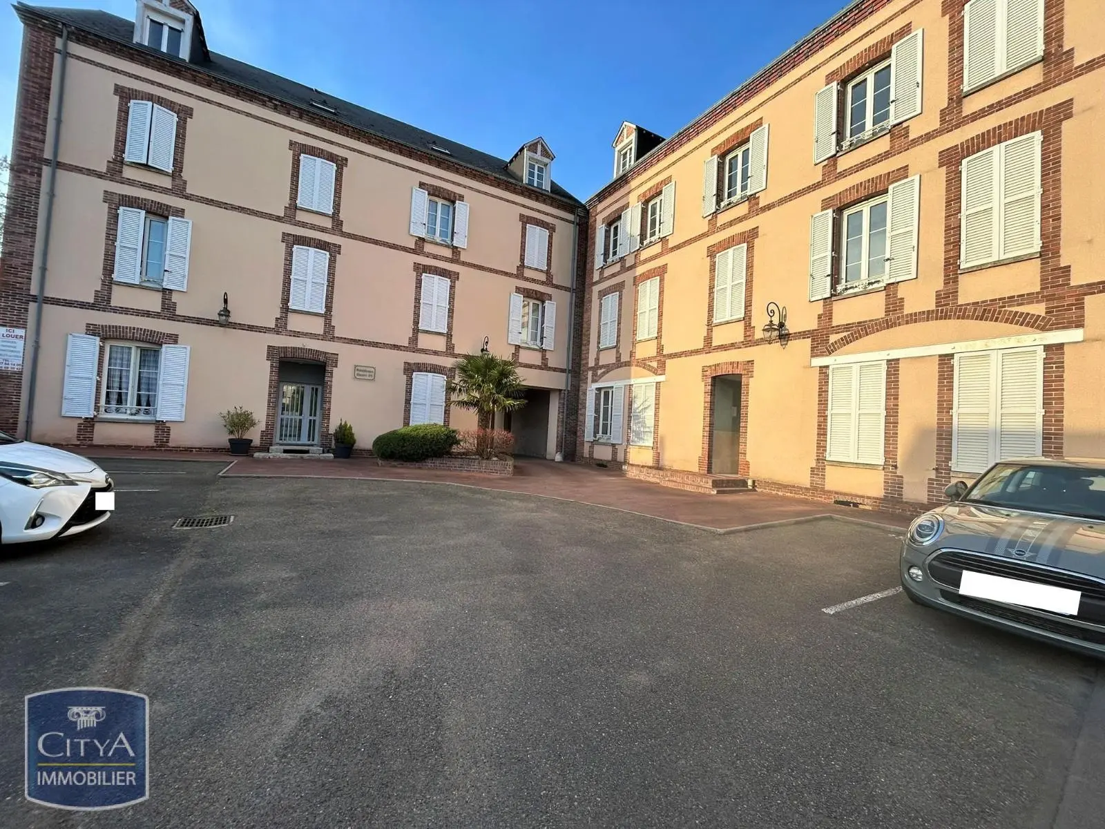 Photo 1 Appartement 1 pièce 27.22m²