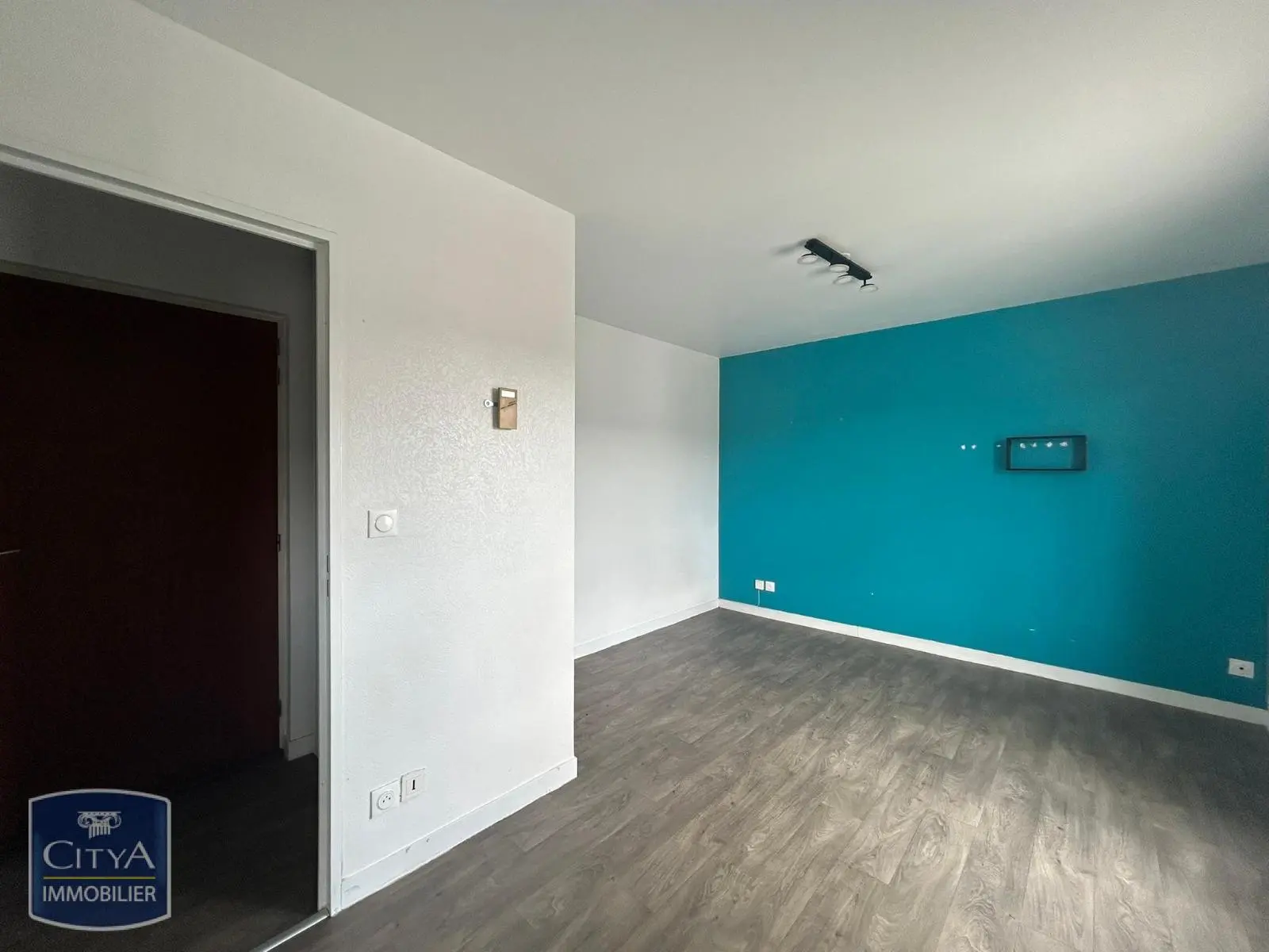 Photo 2 Appartement 1 pièce 23.66m²