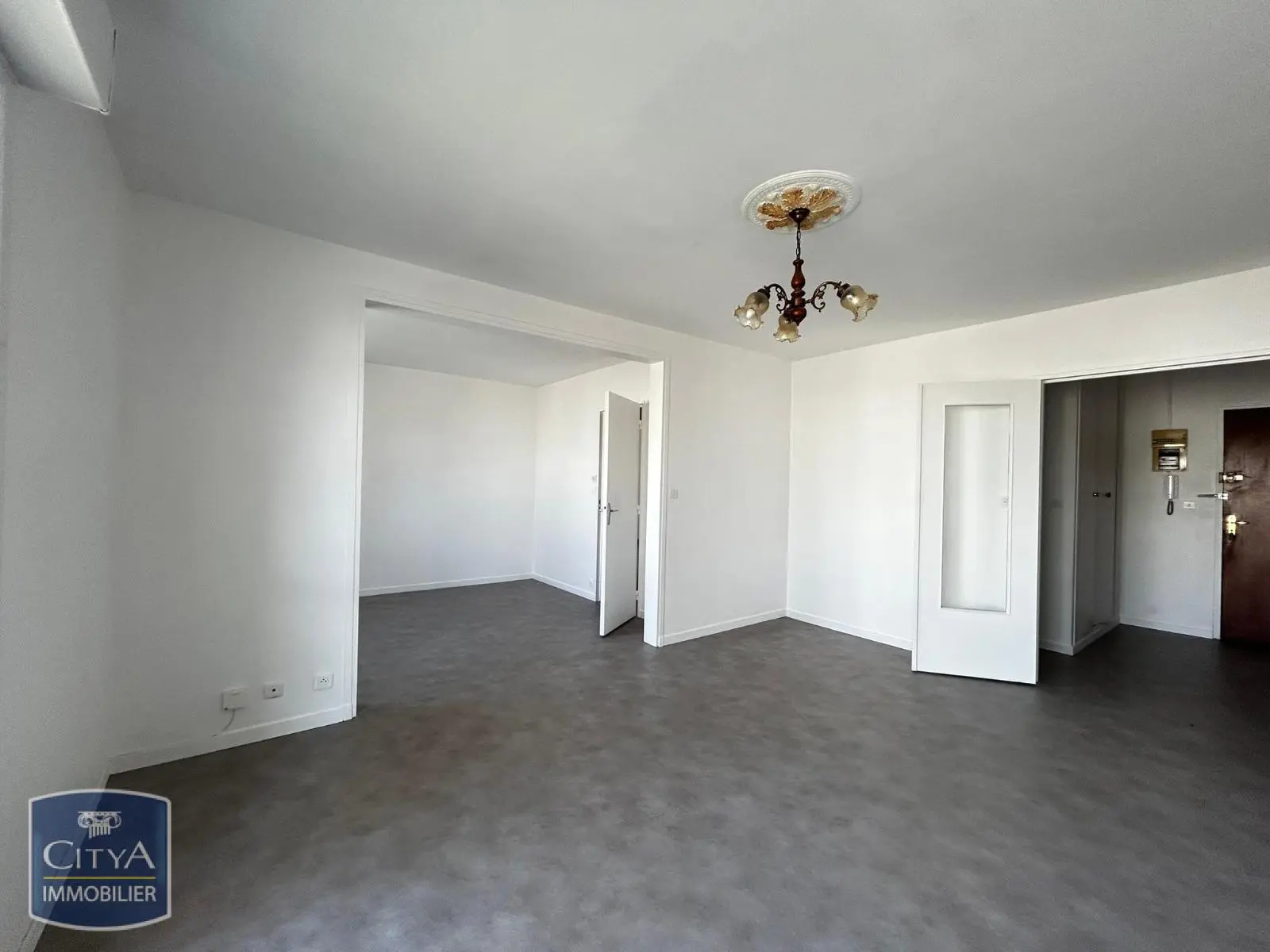 Photo 2 Appartement 4 pièces 77m²