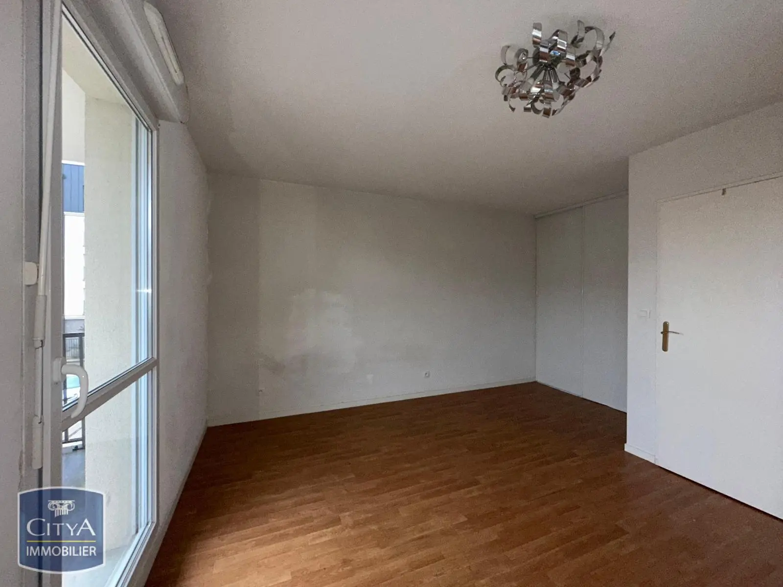 Photo 2 Appartement 1 pièce 24.6m²