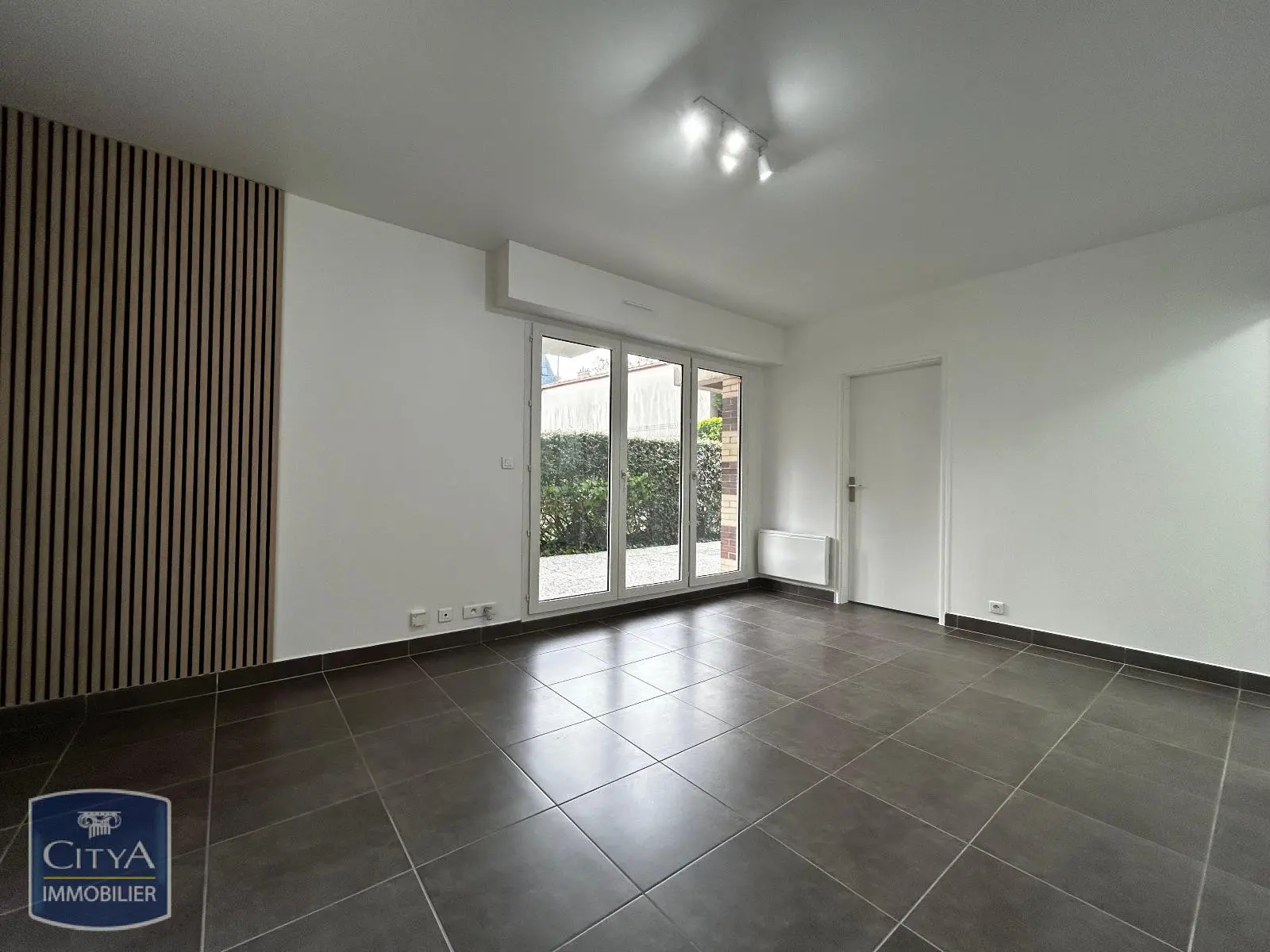 Photo 3 Appartement 1 pièce 33.32m²