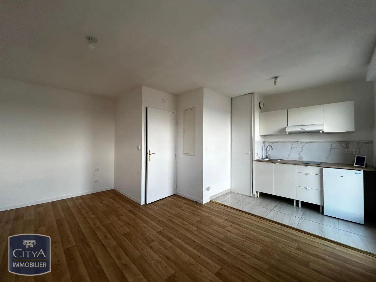 Photo 1 Appartement 1 pièce 24.5m²