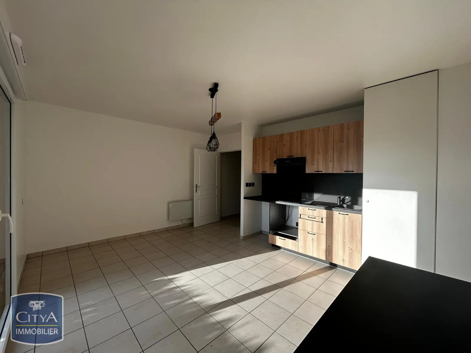 Photo 1 Appartement 1 pièce 28.39m²
