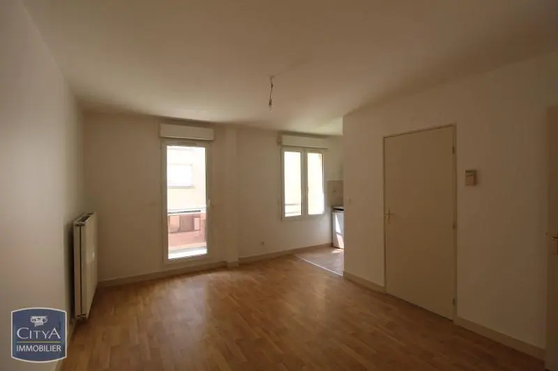 Photo 1 Appartement 1 pièce 28m²