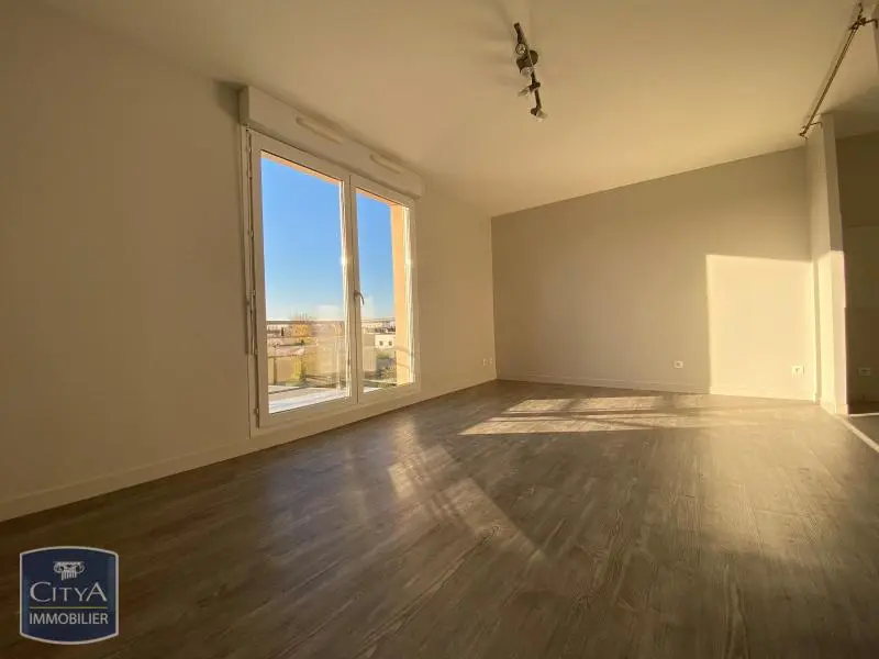 Photo 1 Appartement 1 pièce 28.12m²