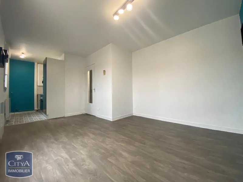 Photo 1 Appartement 1 pièce 23.66m²