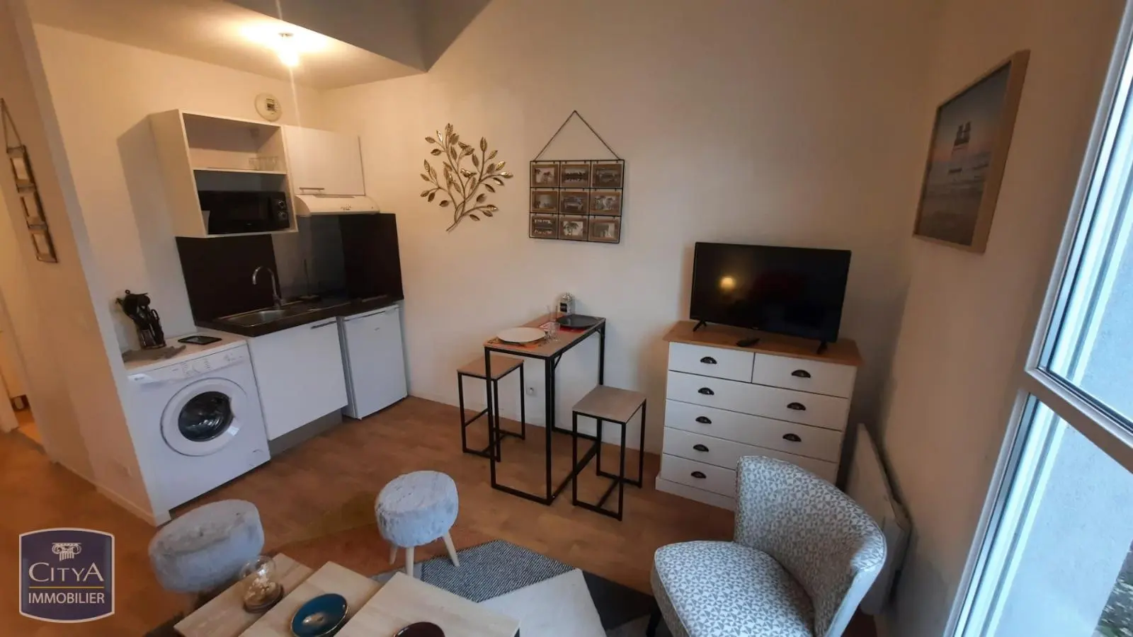 Photo 1 Appartement 1 pièce 23.4m²