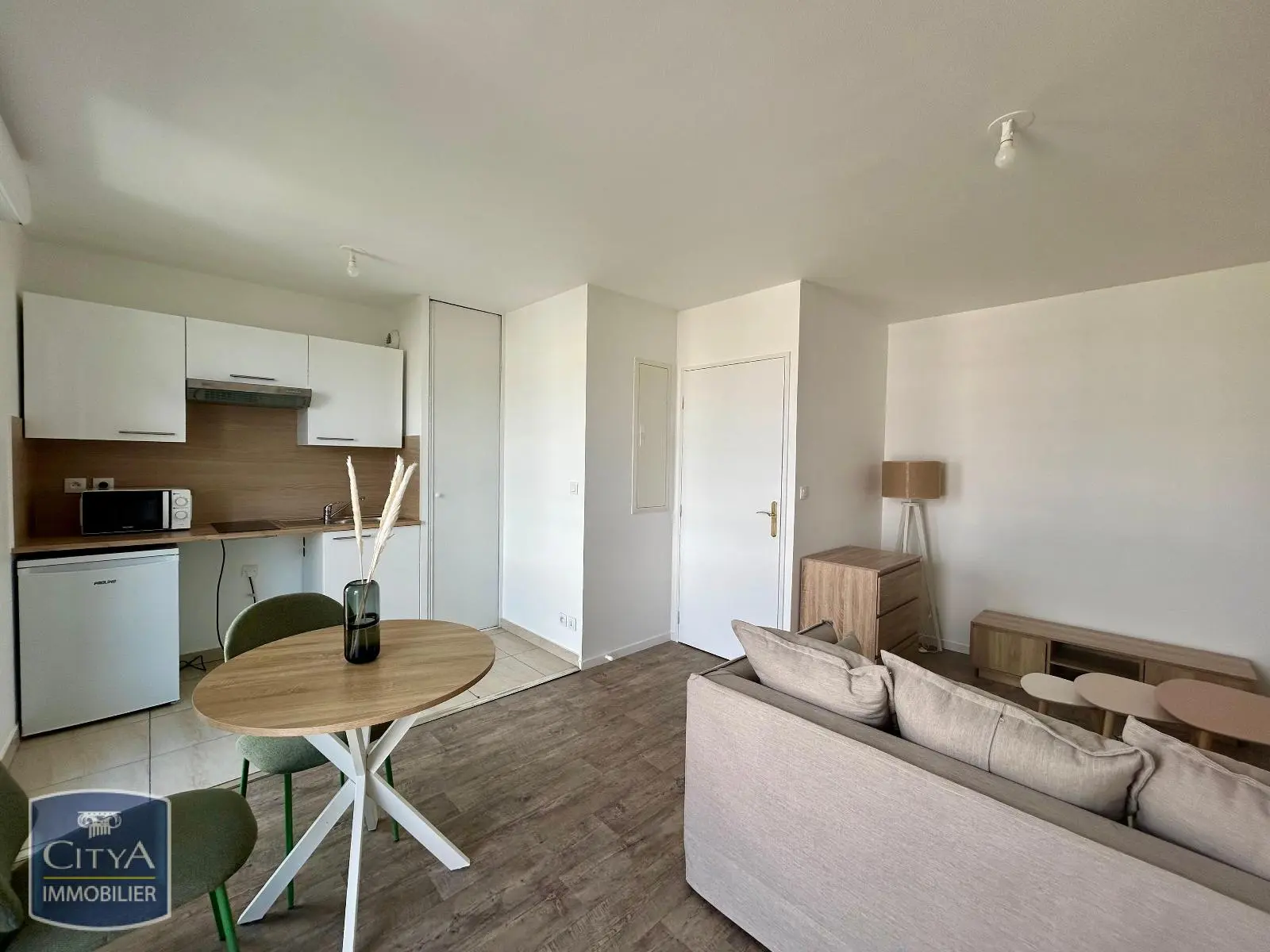 Photo 1 Appartement 1 pièce 24.55m²