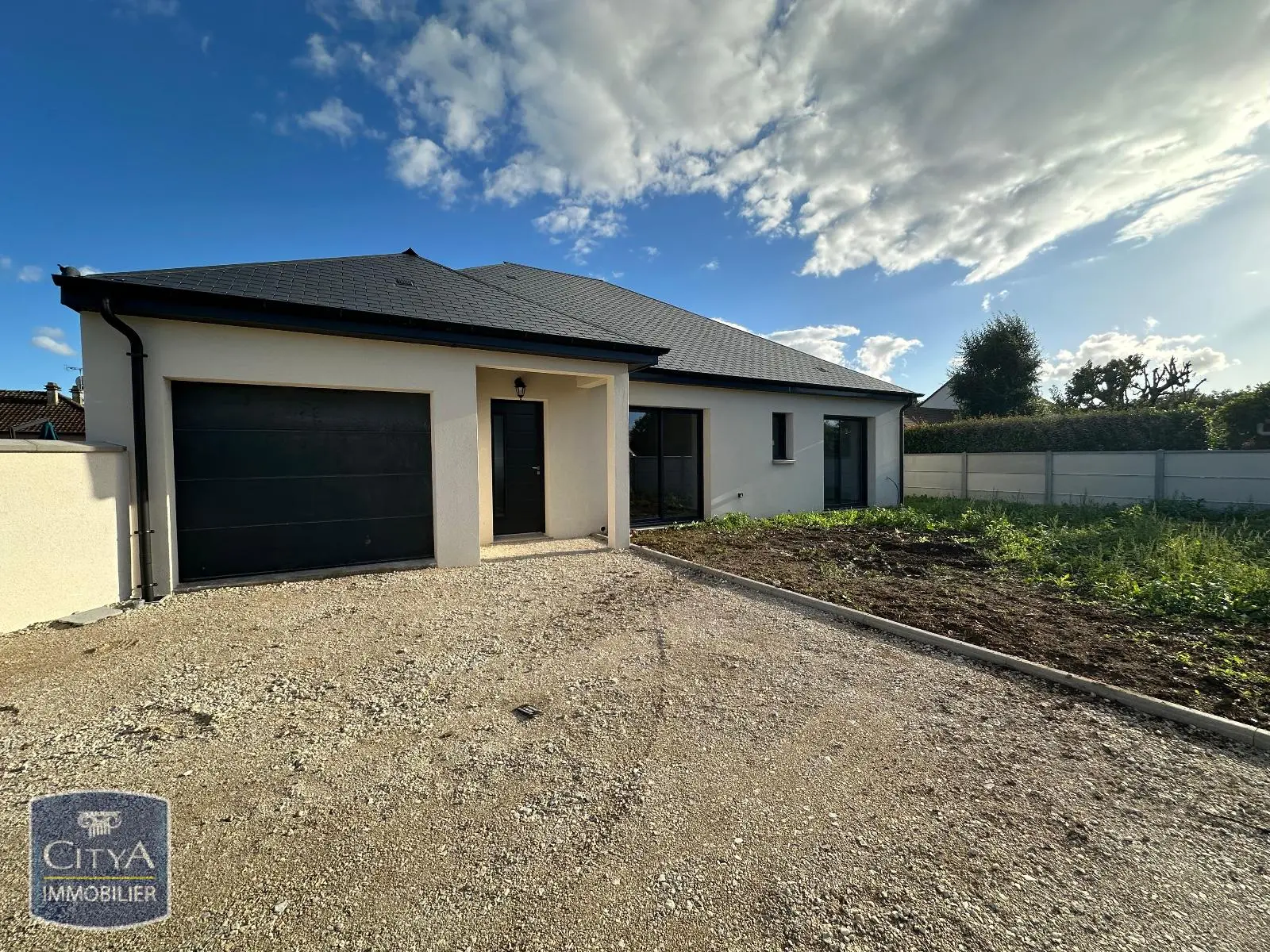 Photo 1 Maison 6 pièces 142.6m²