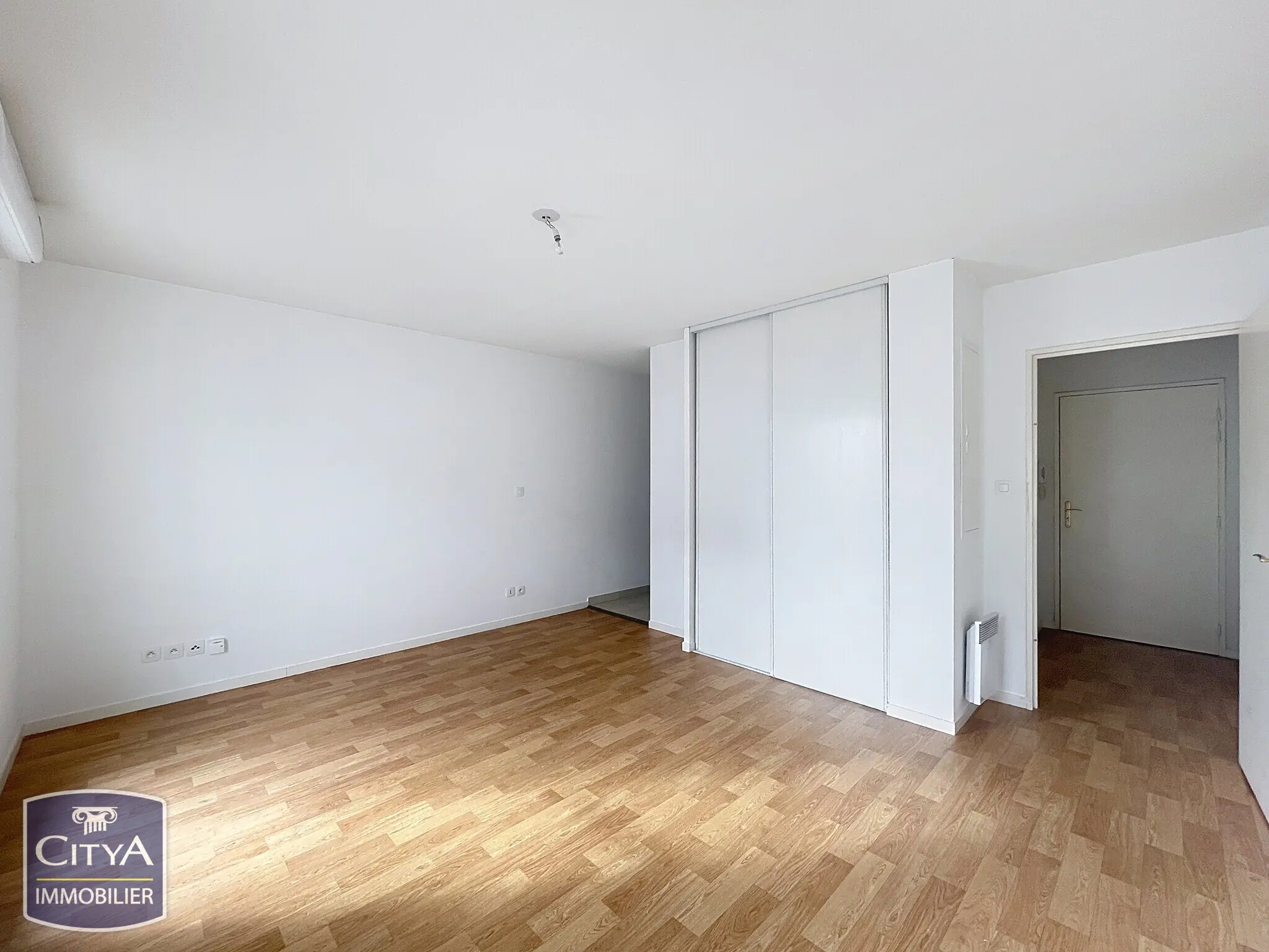 Photo 1 Appartement 1 pièce 27.5m²