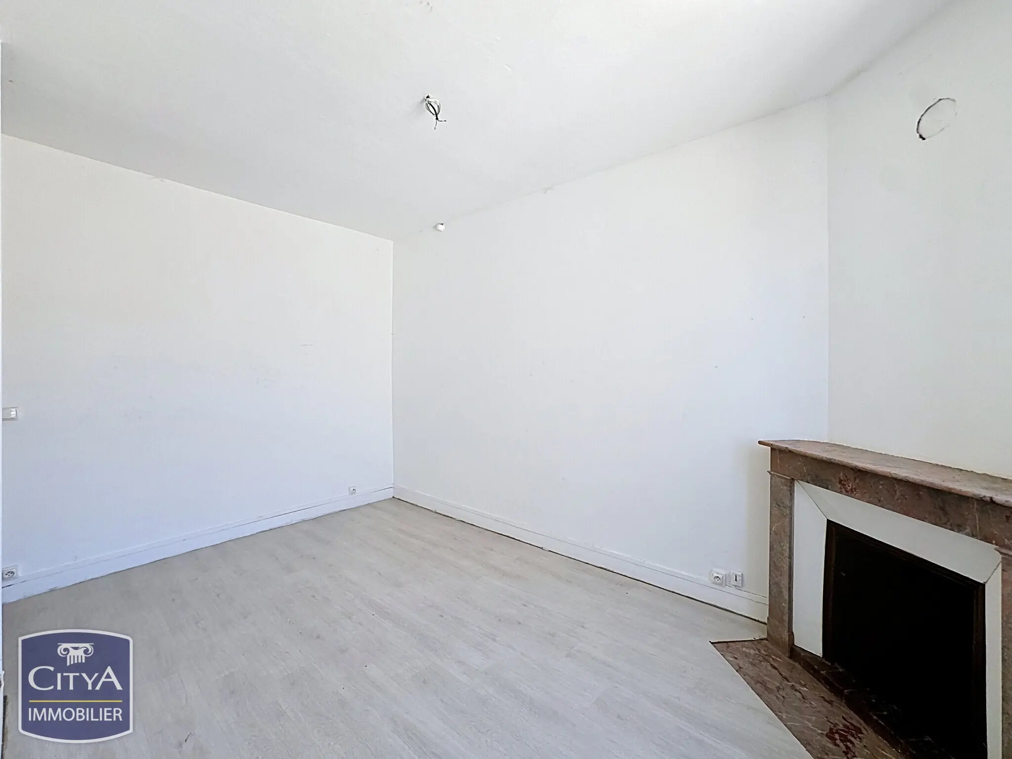 Photo 2 Immeuble 200m²